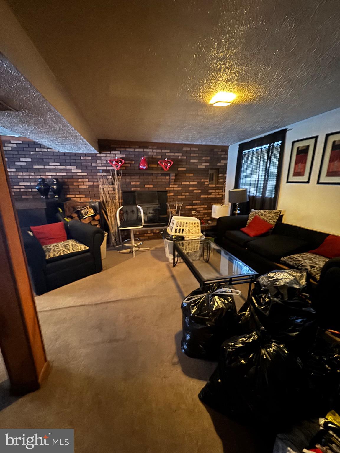 SHANNON SQUARE - Residential