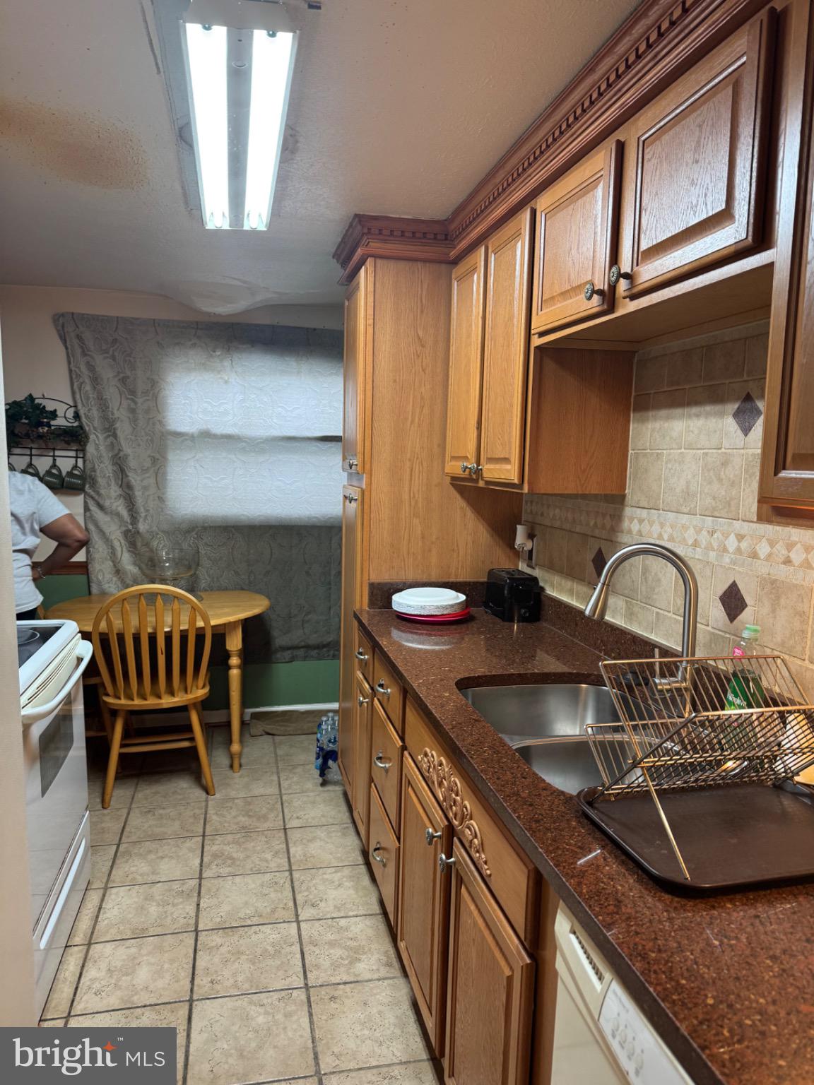 SHANNON SQUARE - Residential