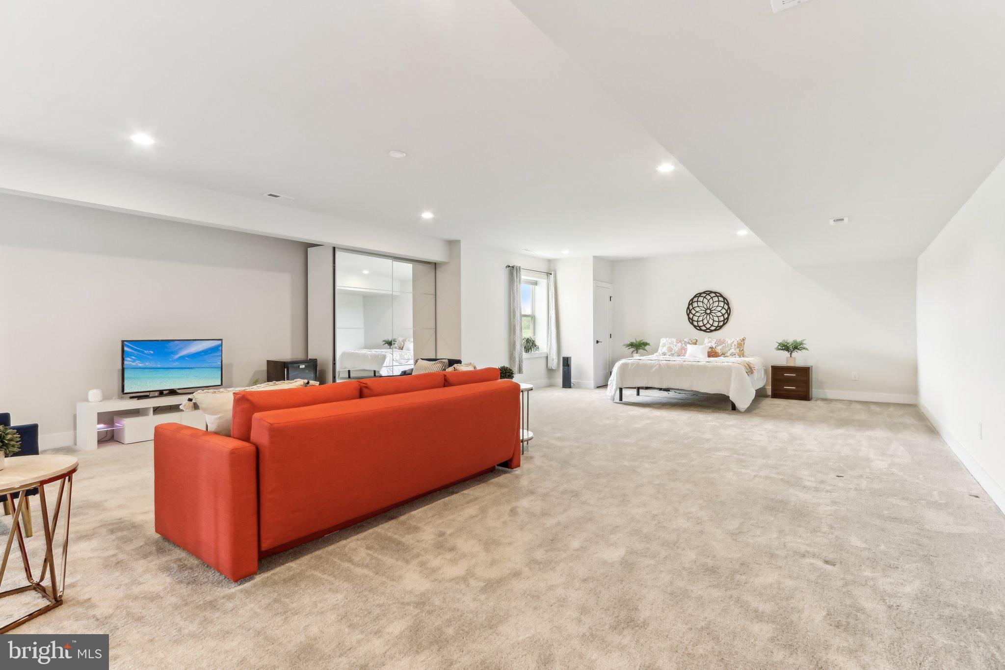 RESERVE AT CENTER SQUARE - Residential