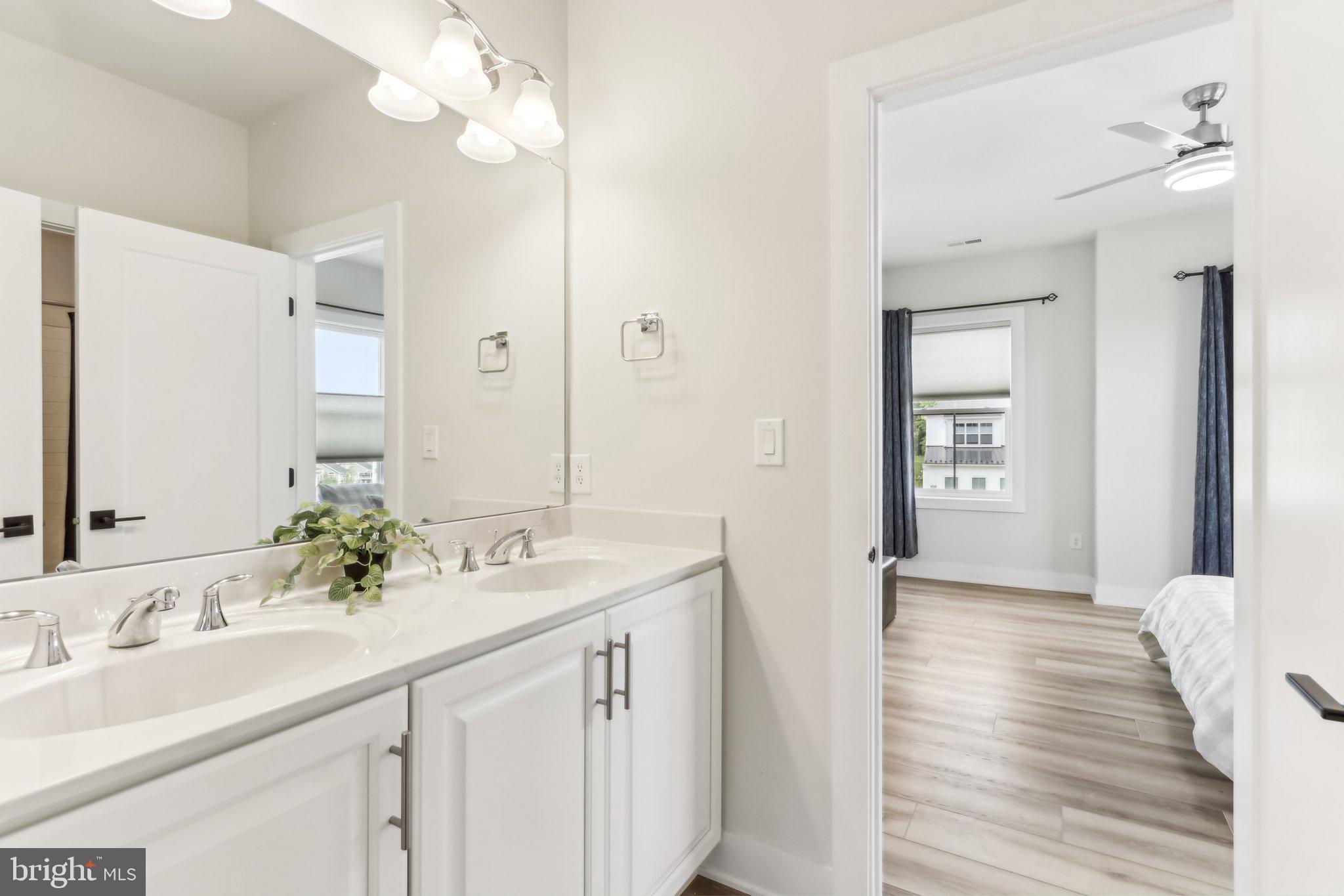 RESERVE AT CENTER SQUARE - Residential
