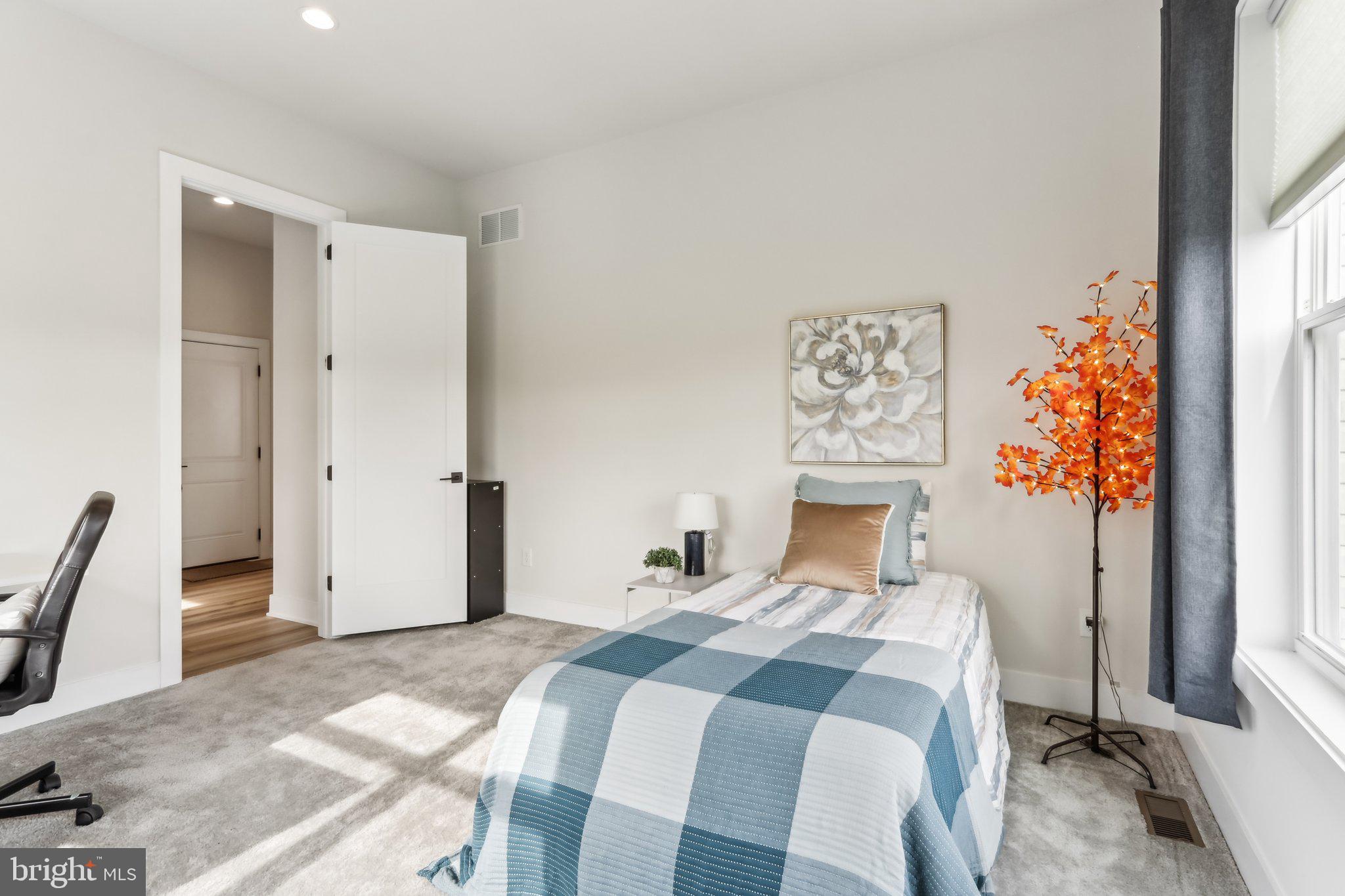 RESERVE AT CENTER SQUARE - Residential