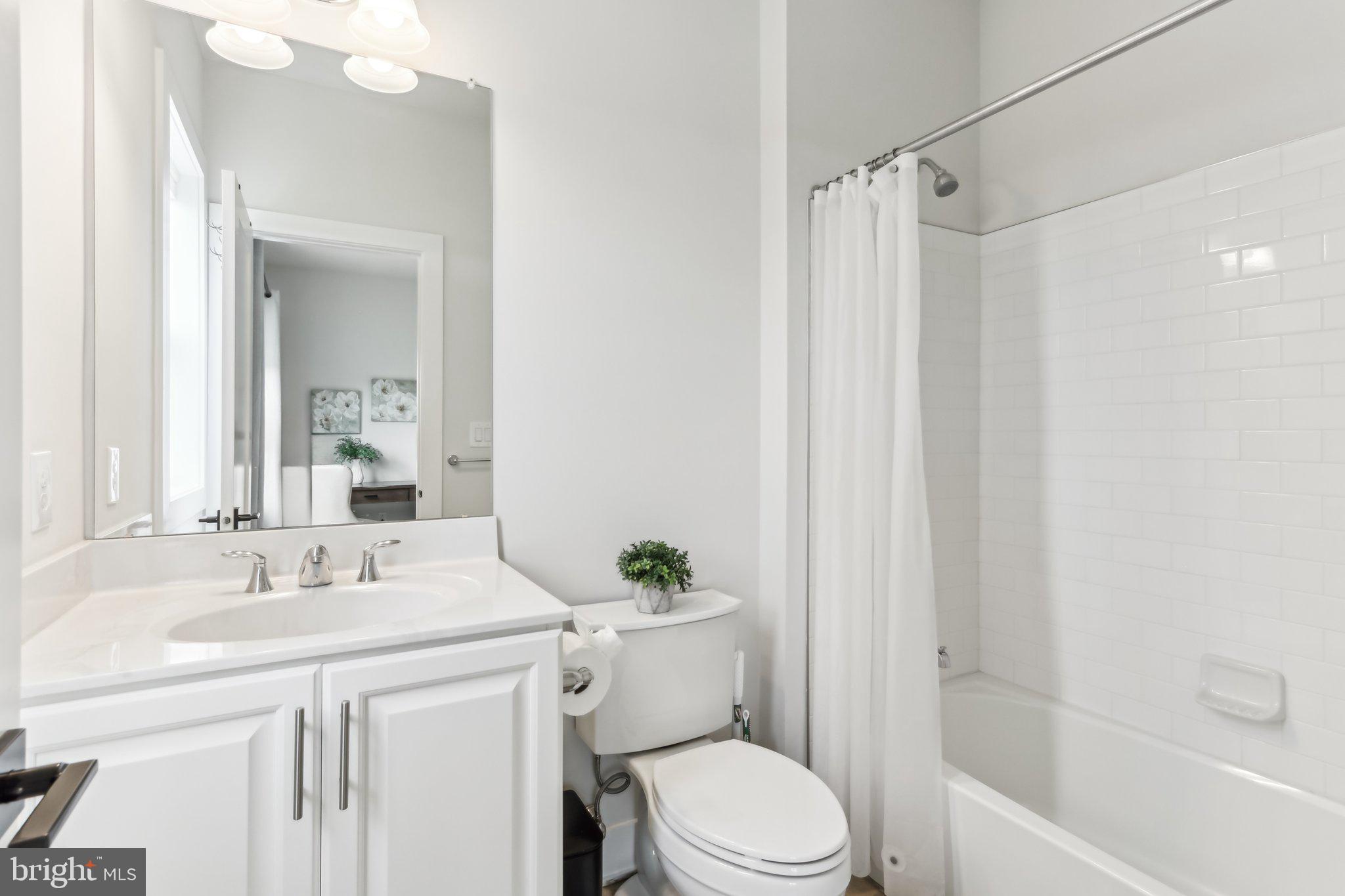 RESERVE AT CENTER SQUARE - Residential