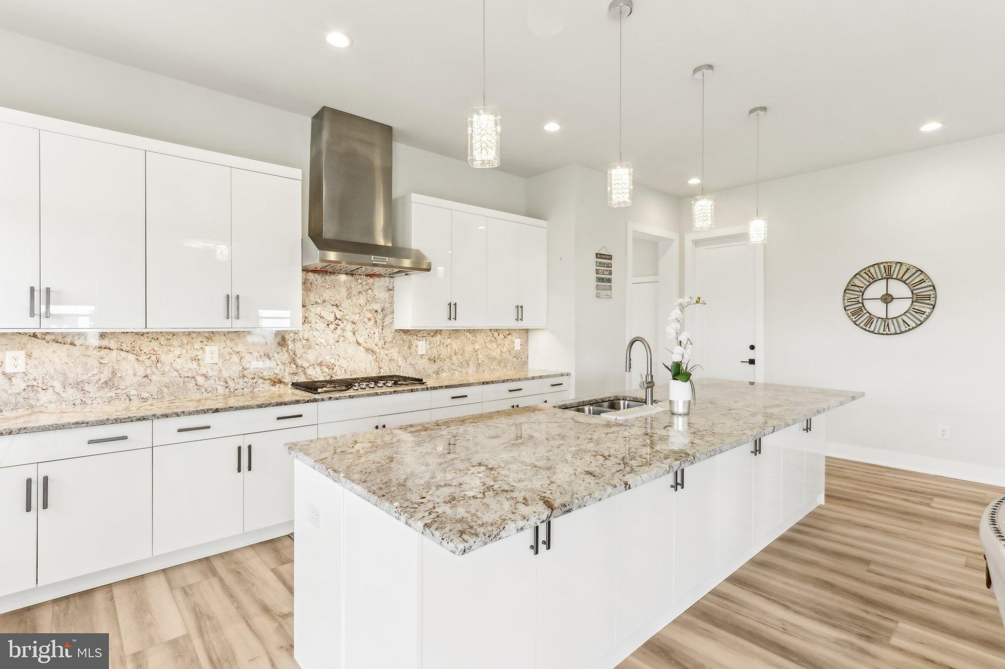 RESERVE AT CENTER SQUARE - Residential