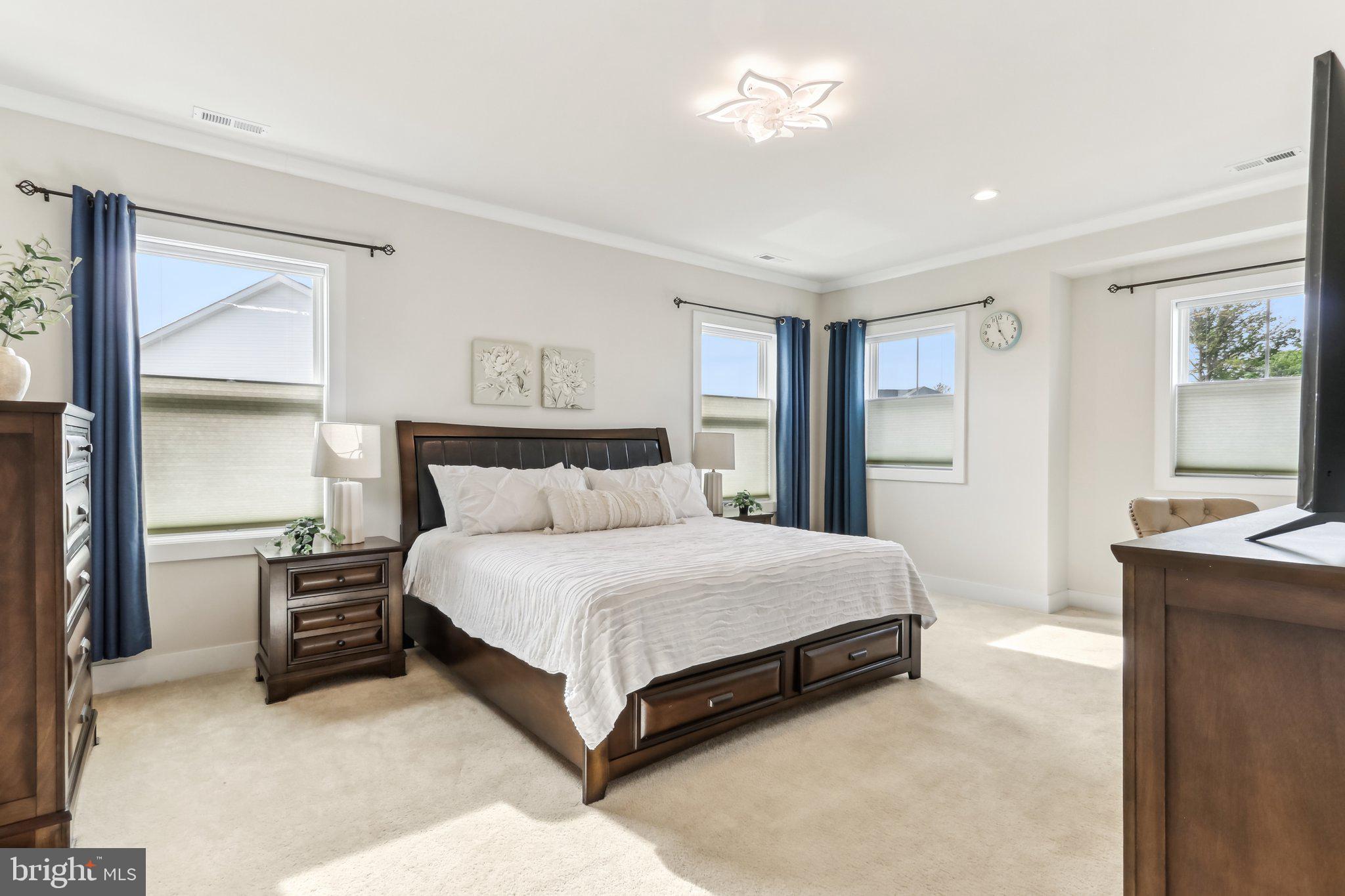RESERVE AT CENTER SQUARE - Residential