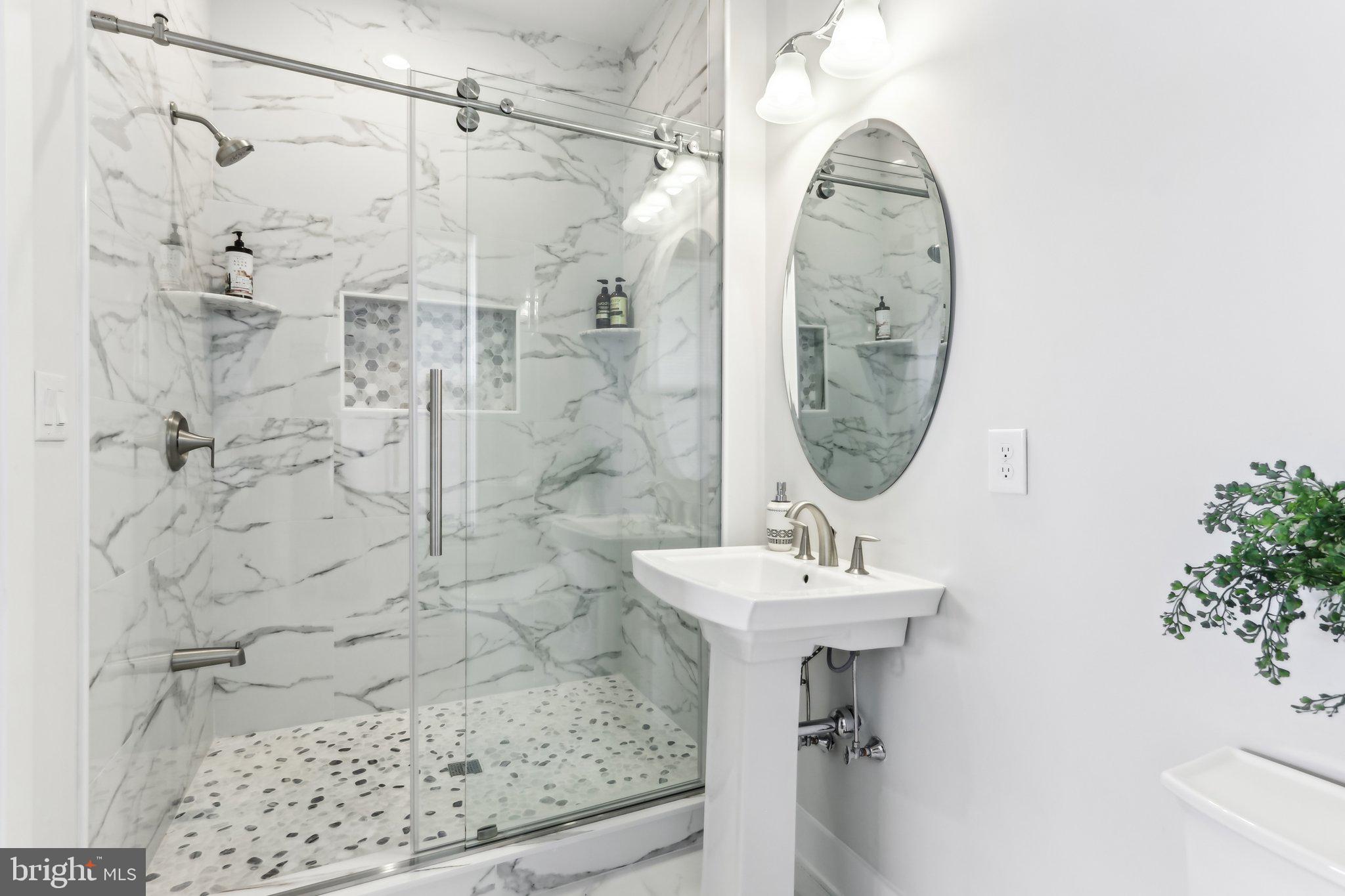 RESERVE AT CENTER SQUARE - Residential