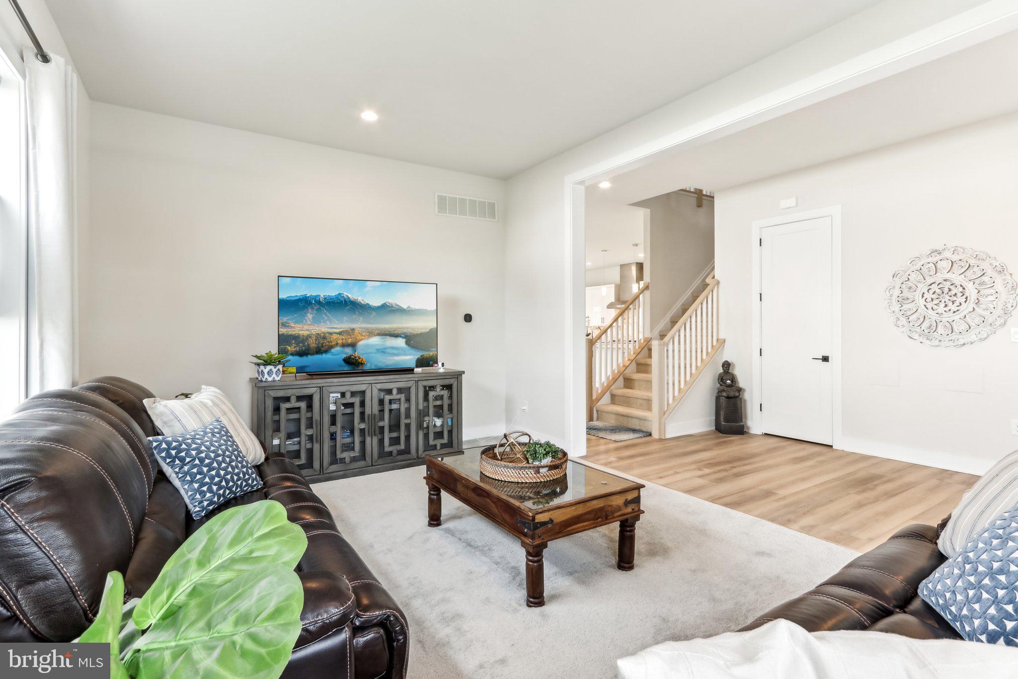 RESERVE AT CENTER SQUARE - Residential