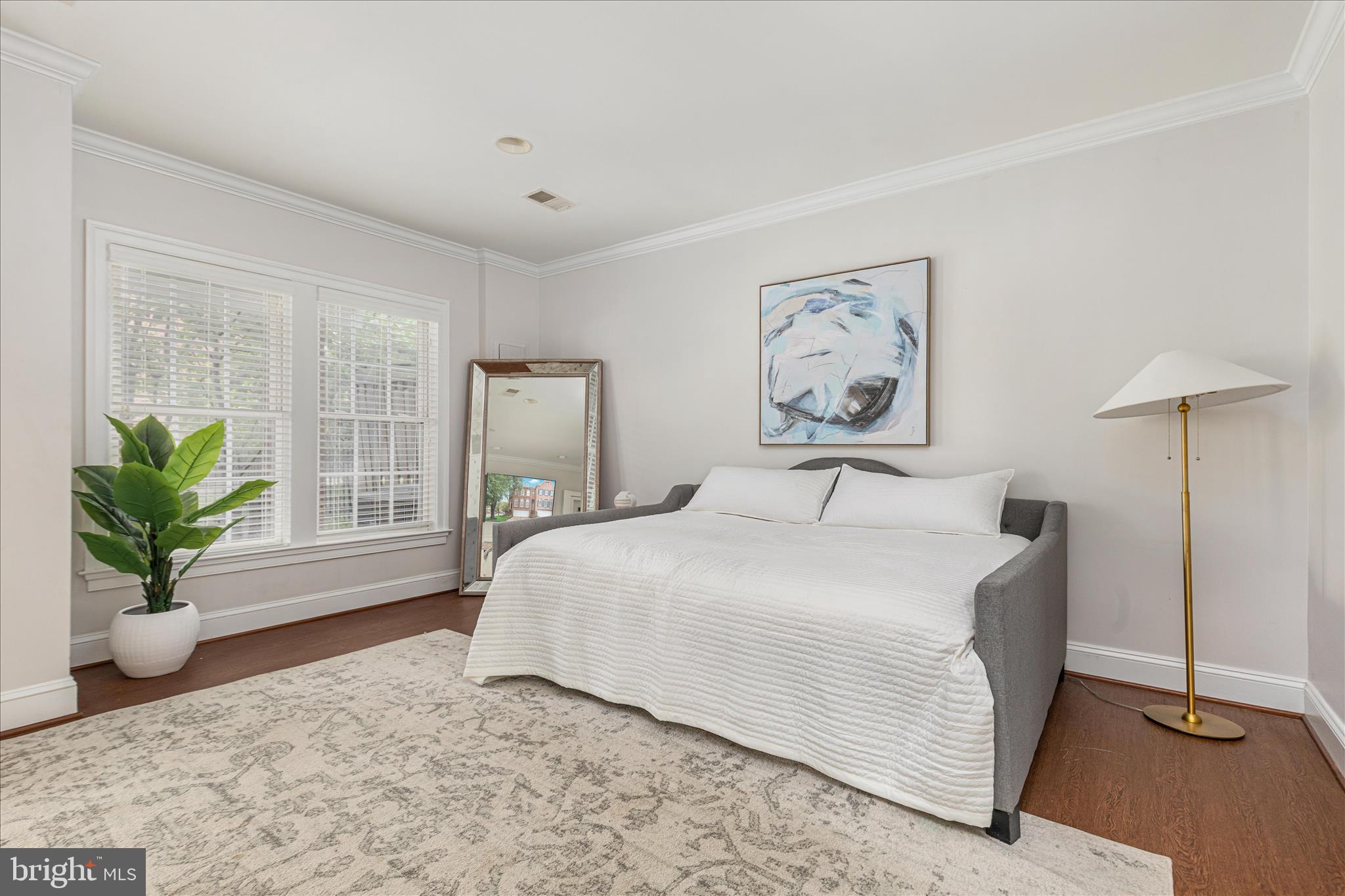 RIVER CREEK - Residential