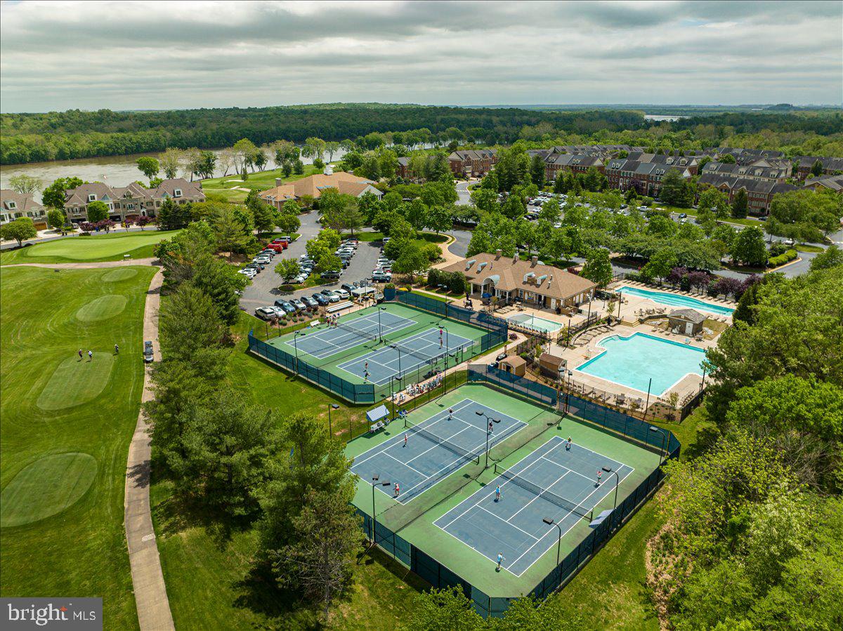 RIVER CREEK - Residential