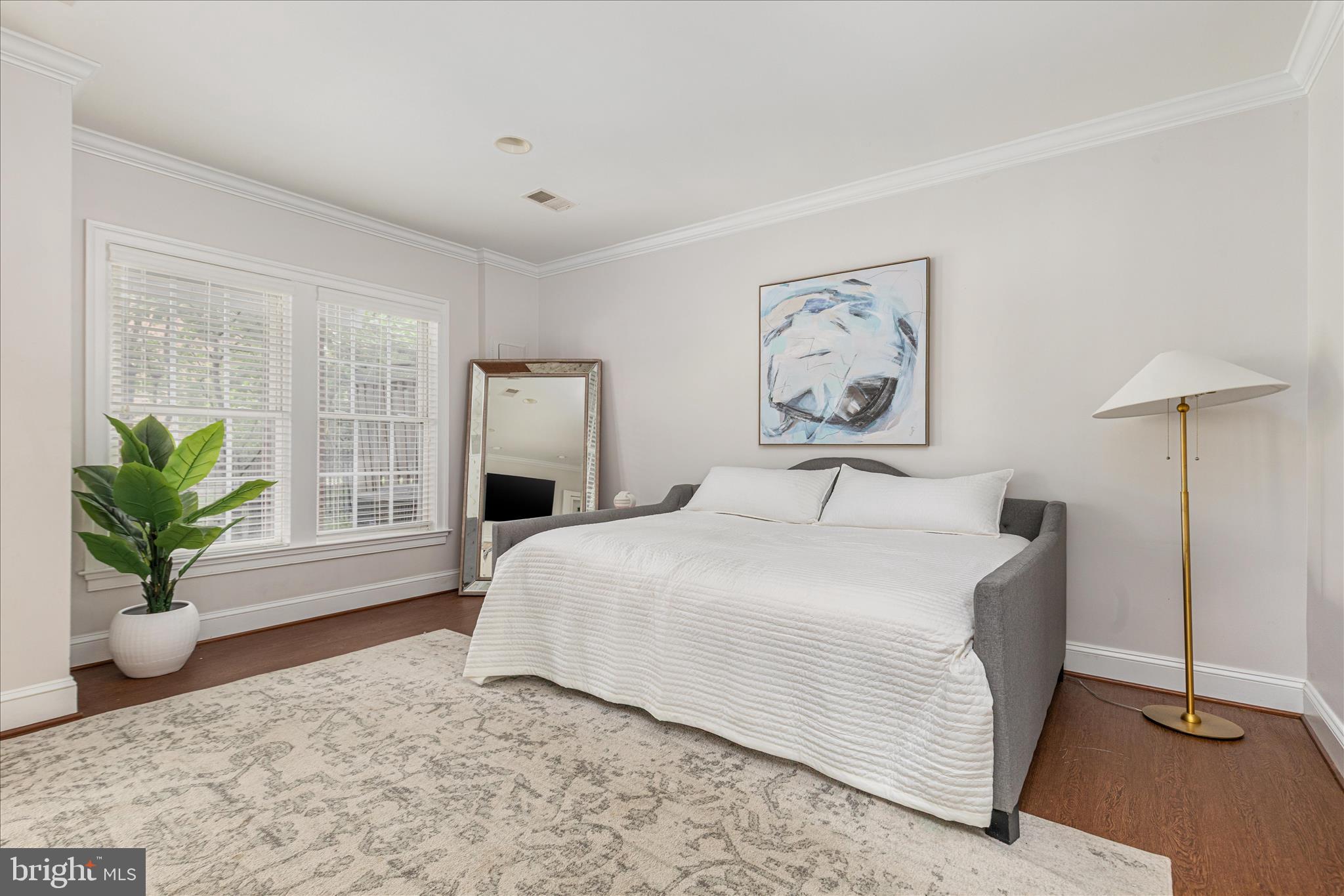 RIVER CREEK - Residential