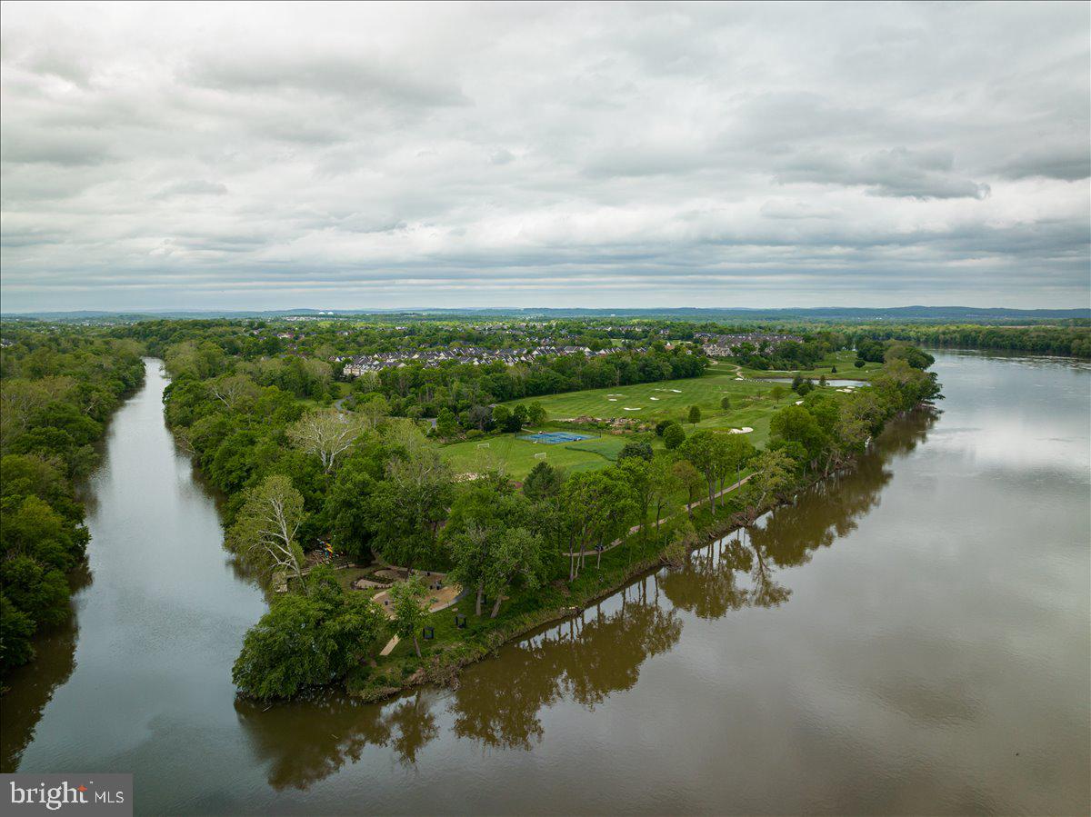 RIVER CREEK - Residential