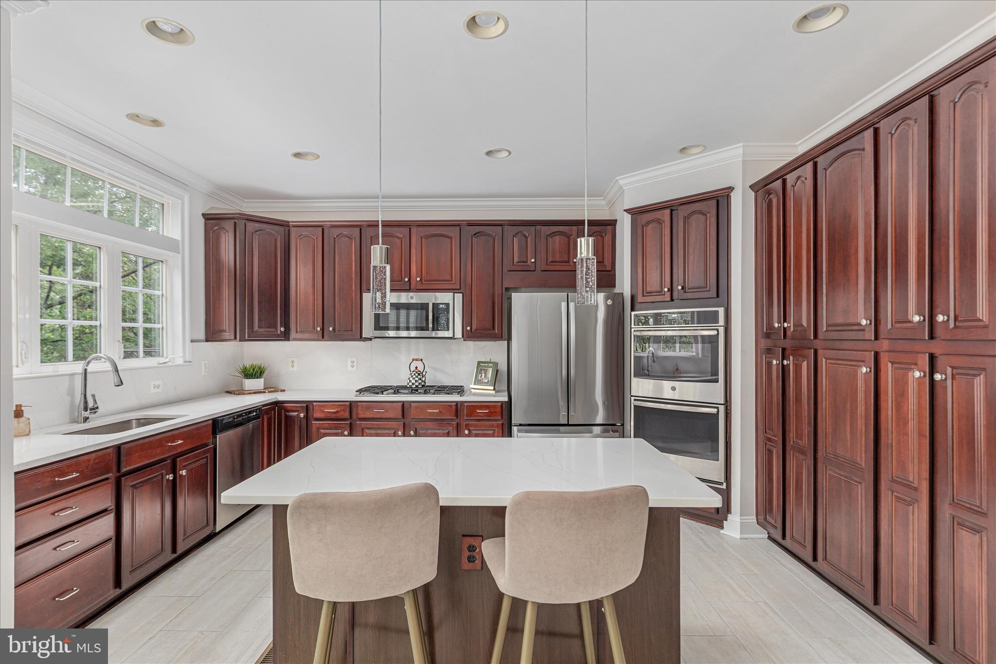 RIVER CREEK - Residential