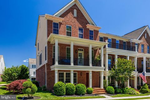 Photo of 41058 Dorati Square, LEESBURG, VA 20175 (MLS # VALO2126246)