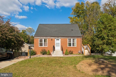 Photo of 5388 Shamus Court, WOODBRIDGE, VA 22193 (MLS # VAPW2133078)