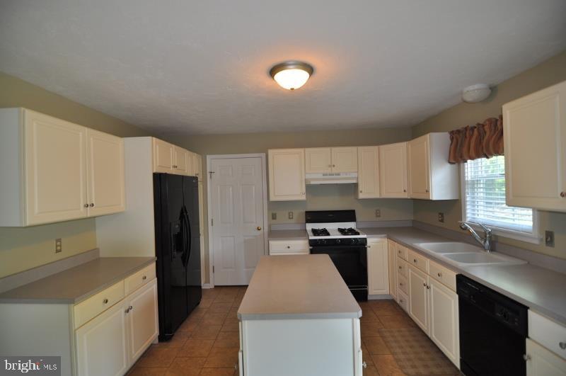 SPRINGETTS OAKS - Residential