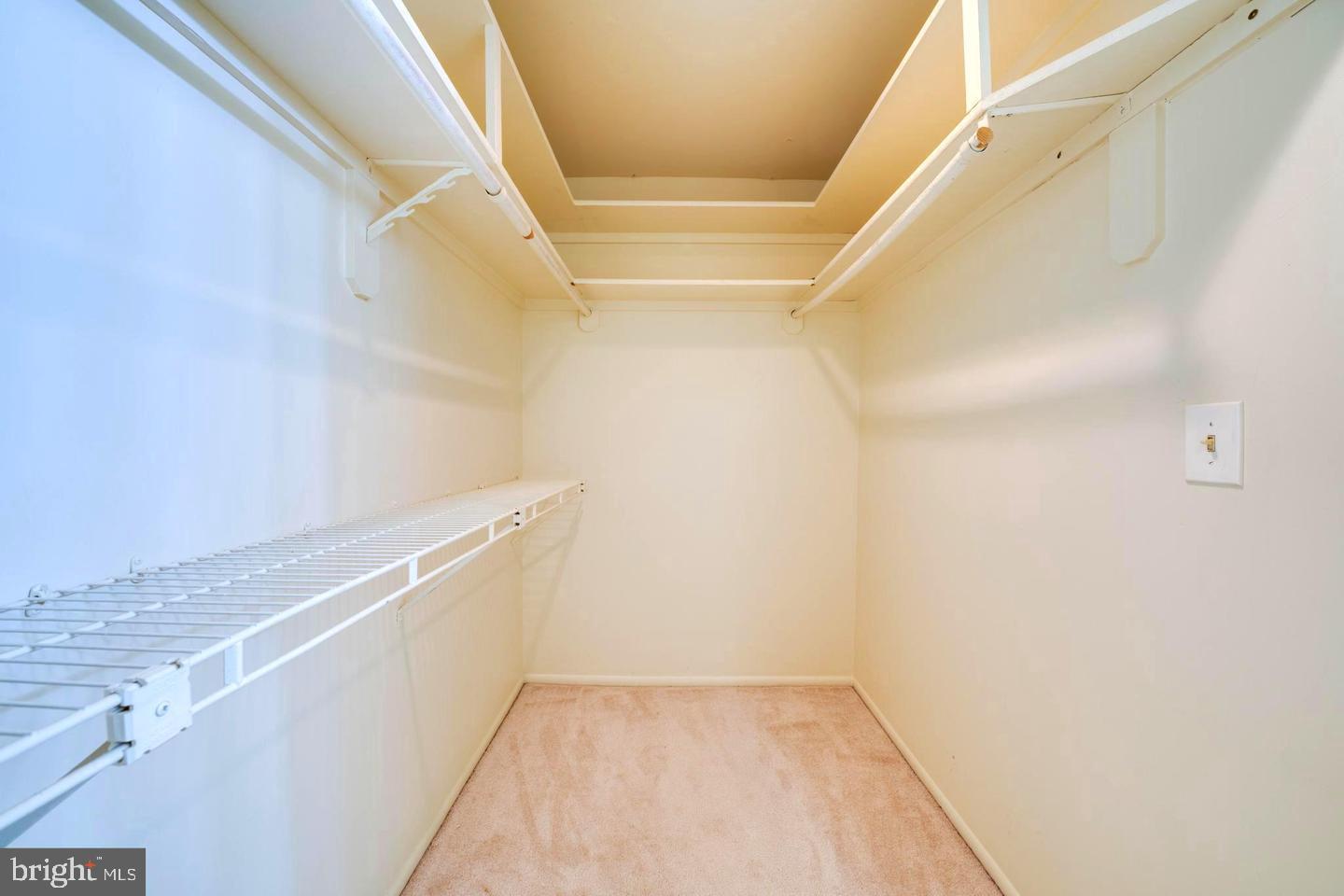 FARMINGDALE - Residential Lease