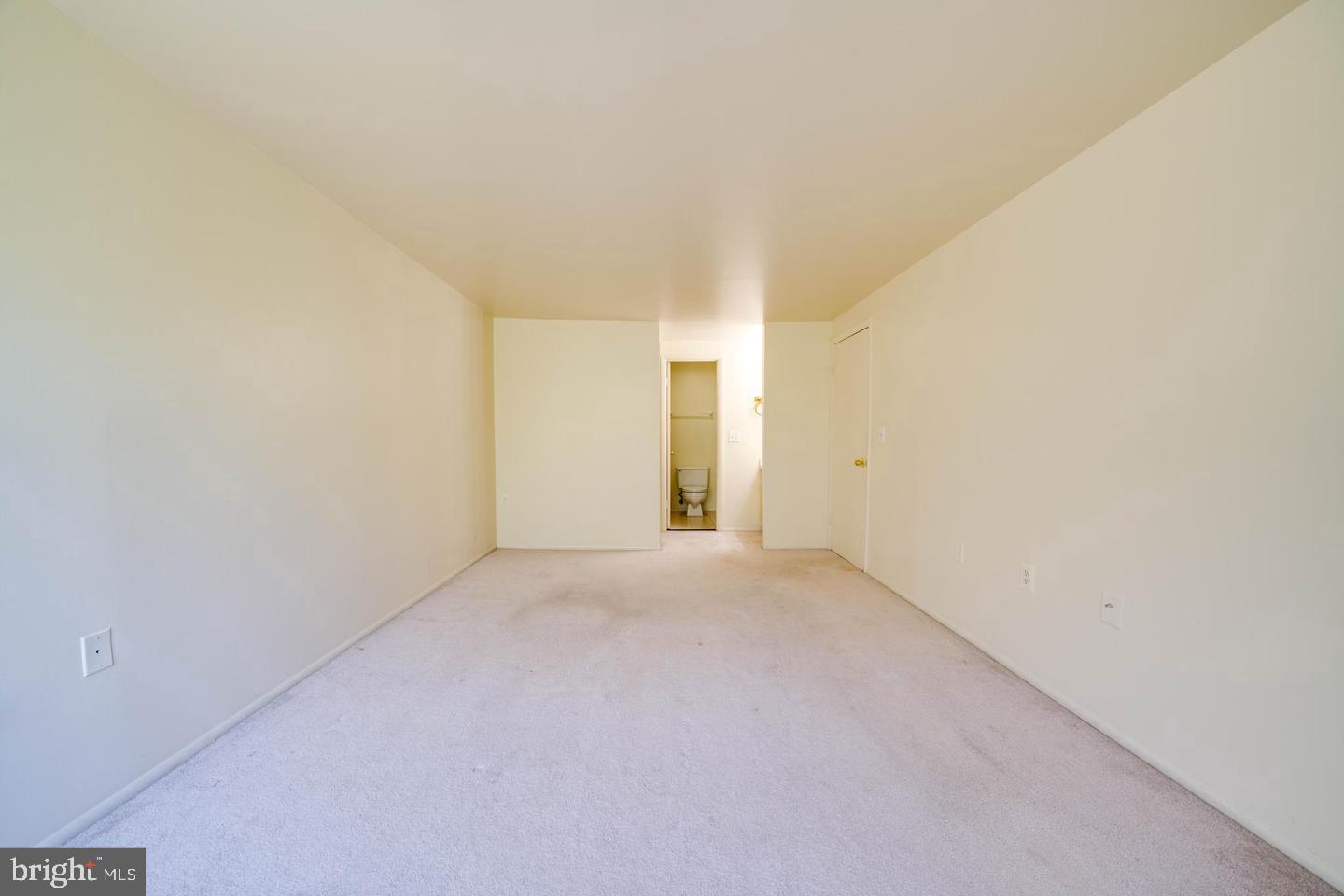 FARMINGDALE - Residential Lease