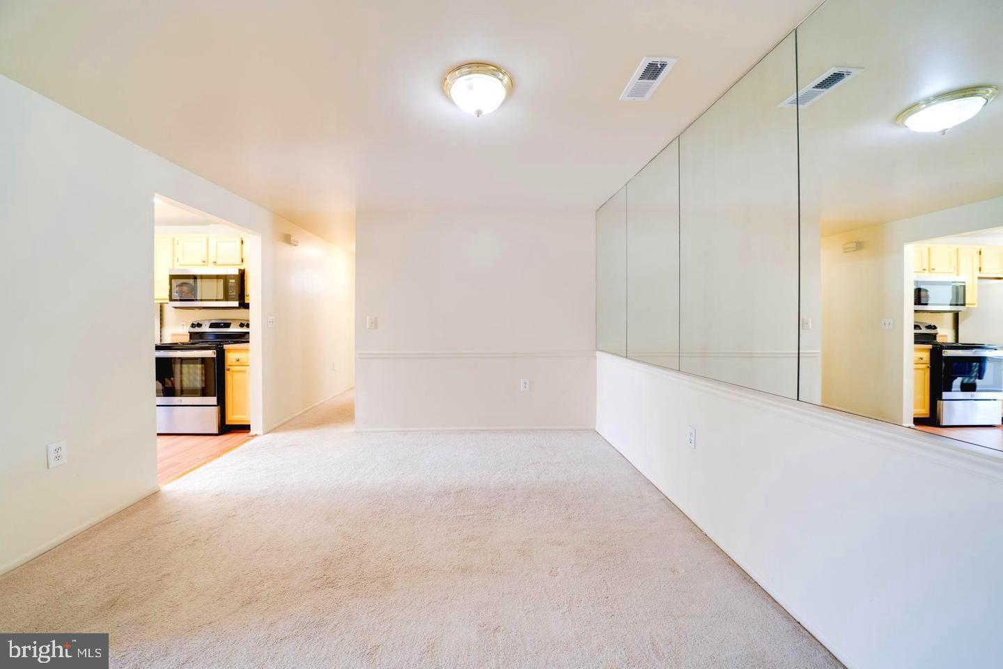 FARMINGDALE - Residential Lease