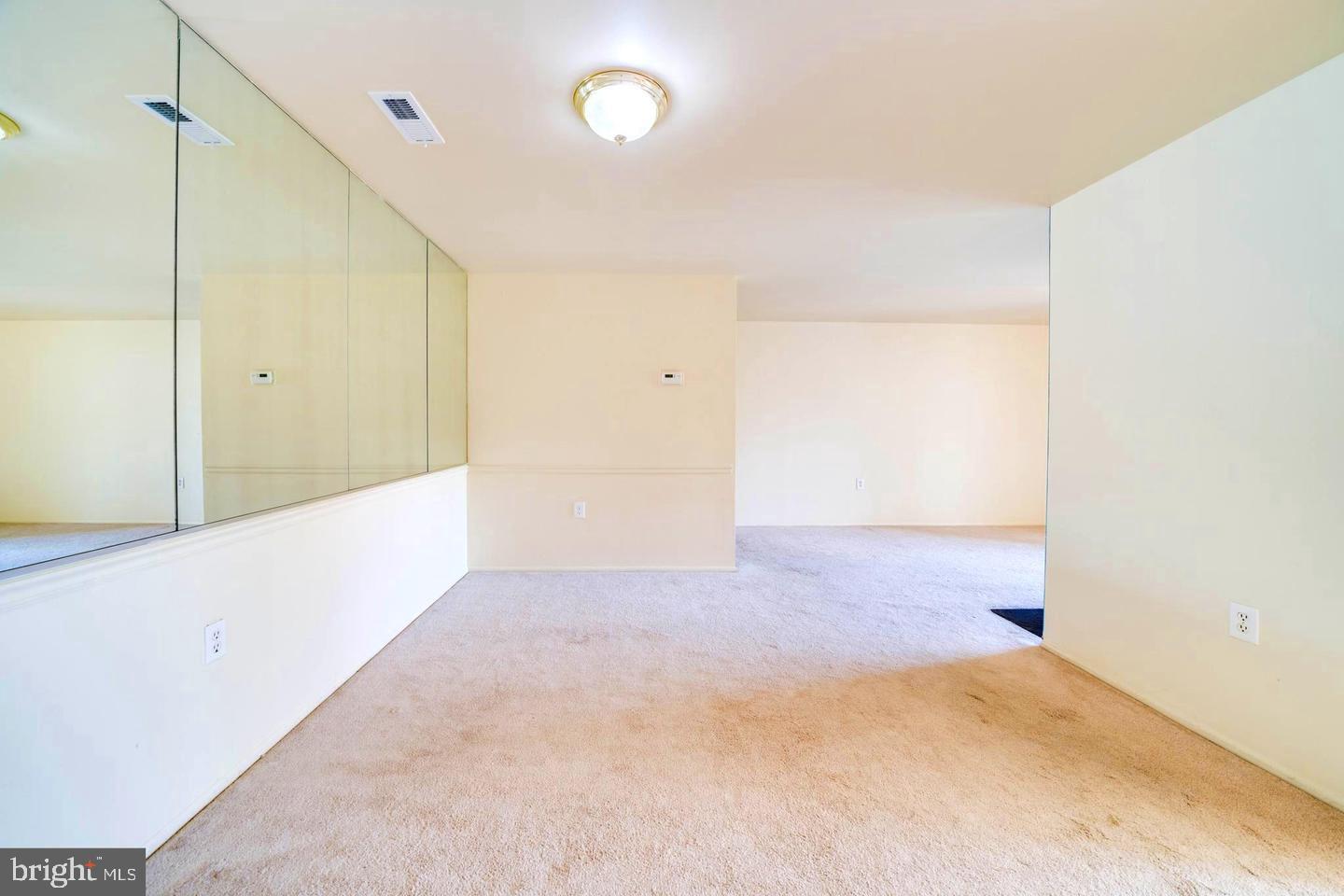 FARMINGDALE - Residential Lease