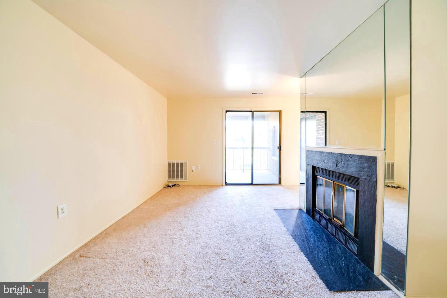 FARMINGDALE - Residential Lease