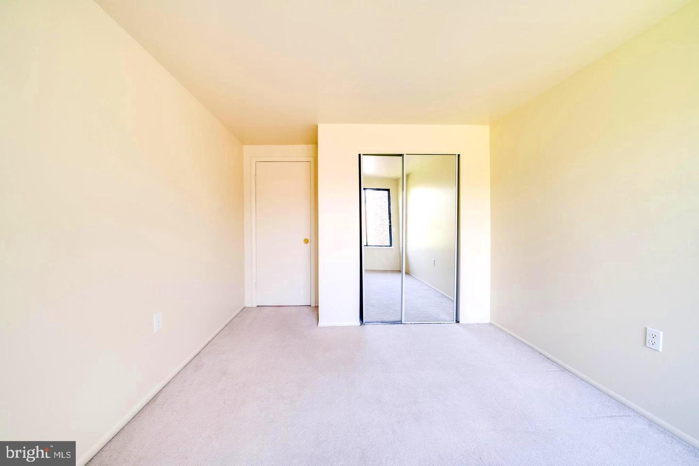 FARMINGDALE - Residential Lease