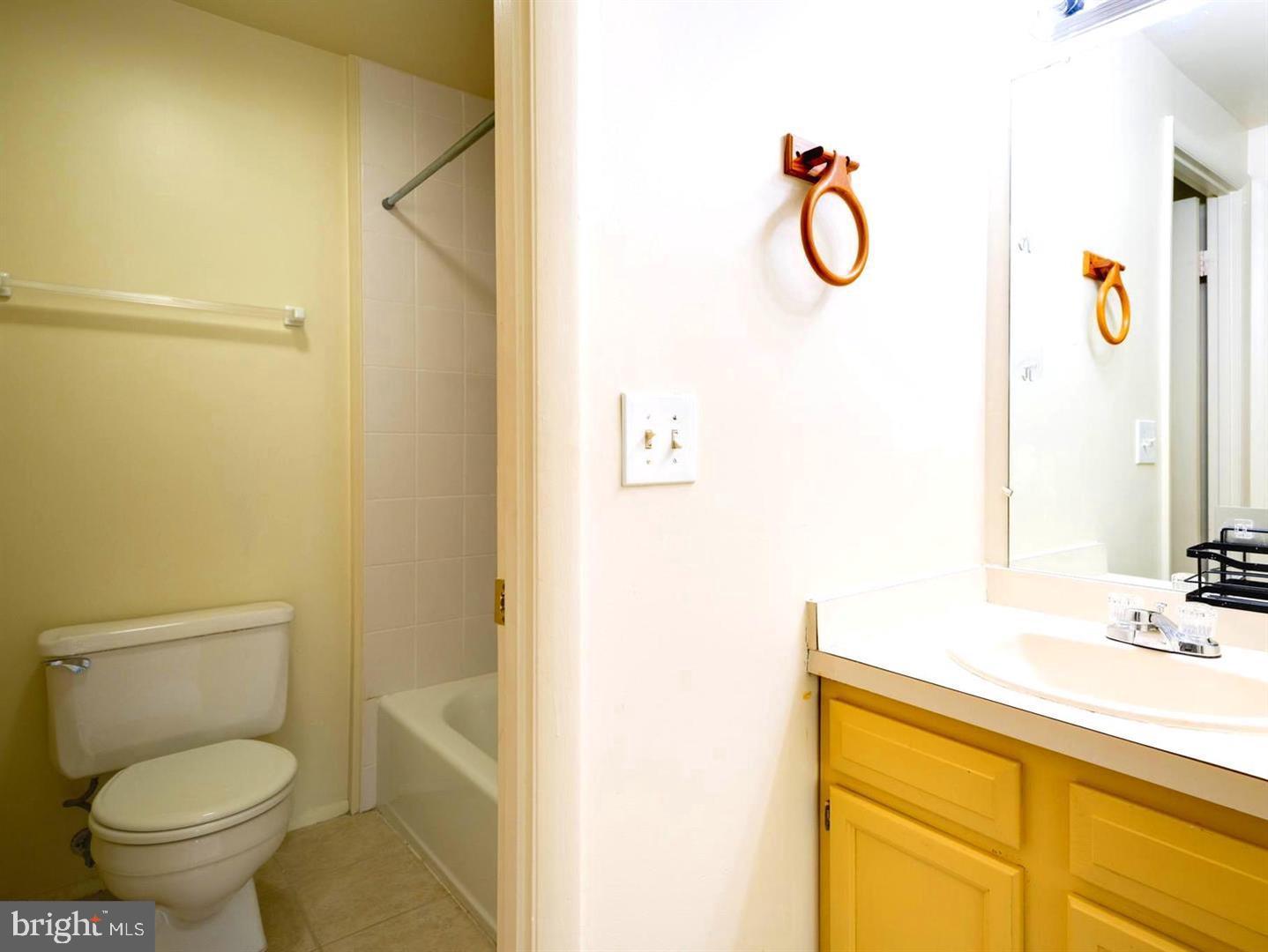 FARMINGDALE - Residential Lease