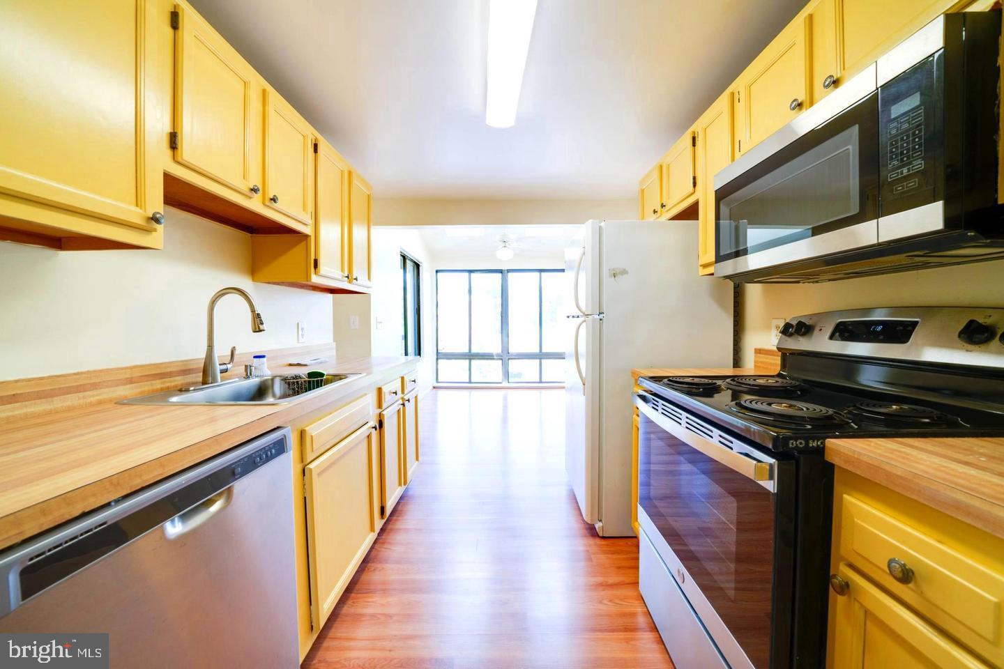 FARMINGDALE - Residential Lease