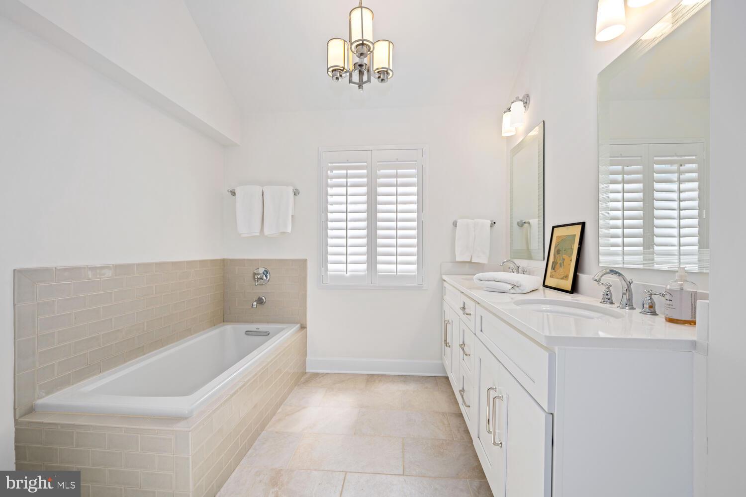 HAMBLETON COVE - Residential