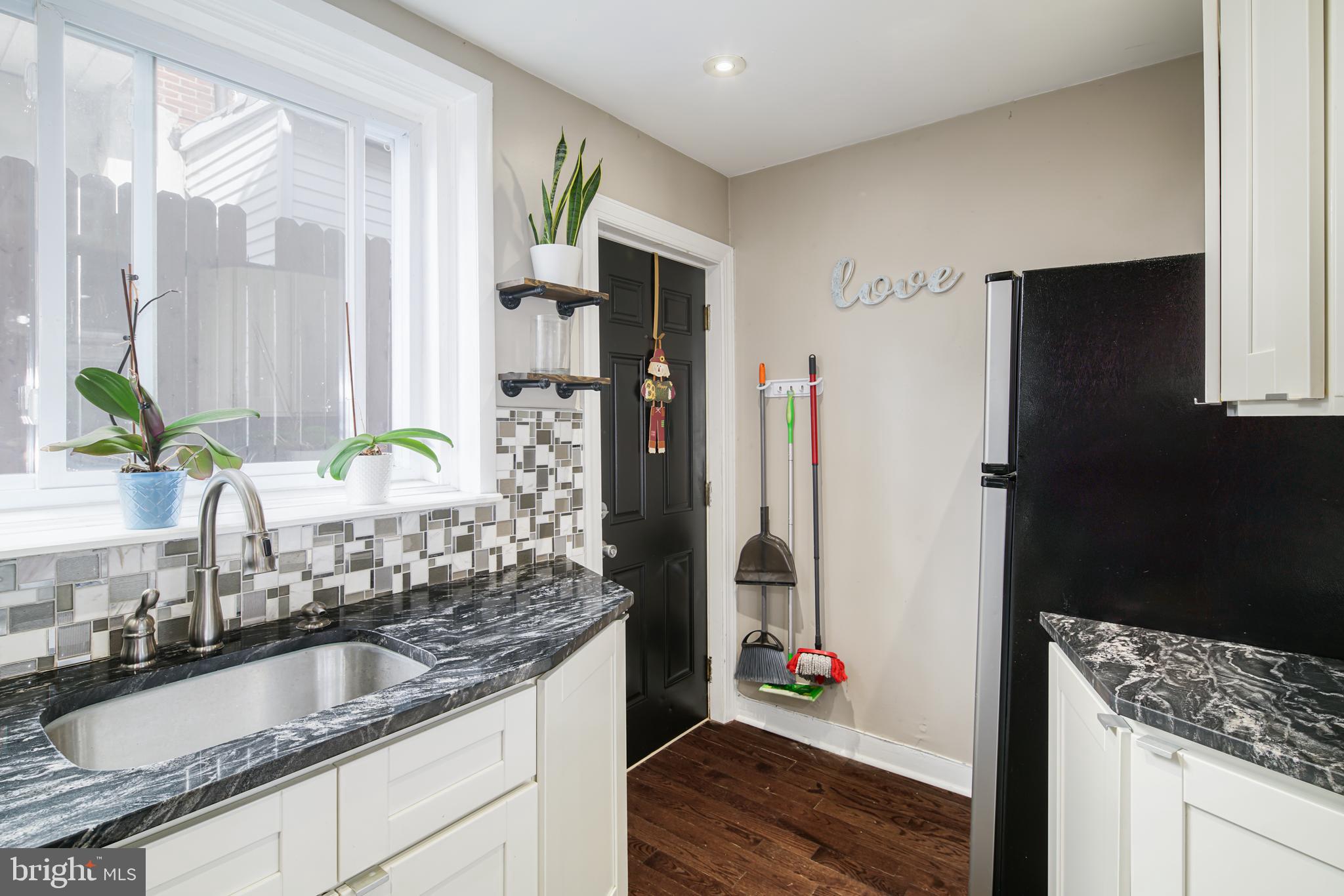 OLDE KENSINGTON - Residential Lease