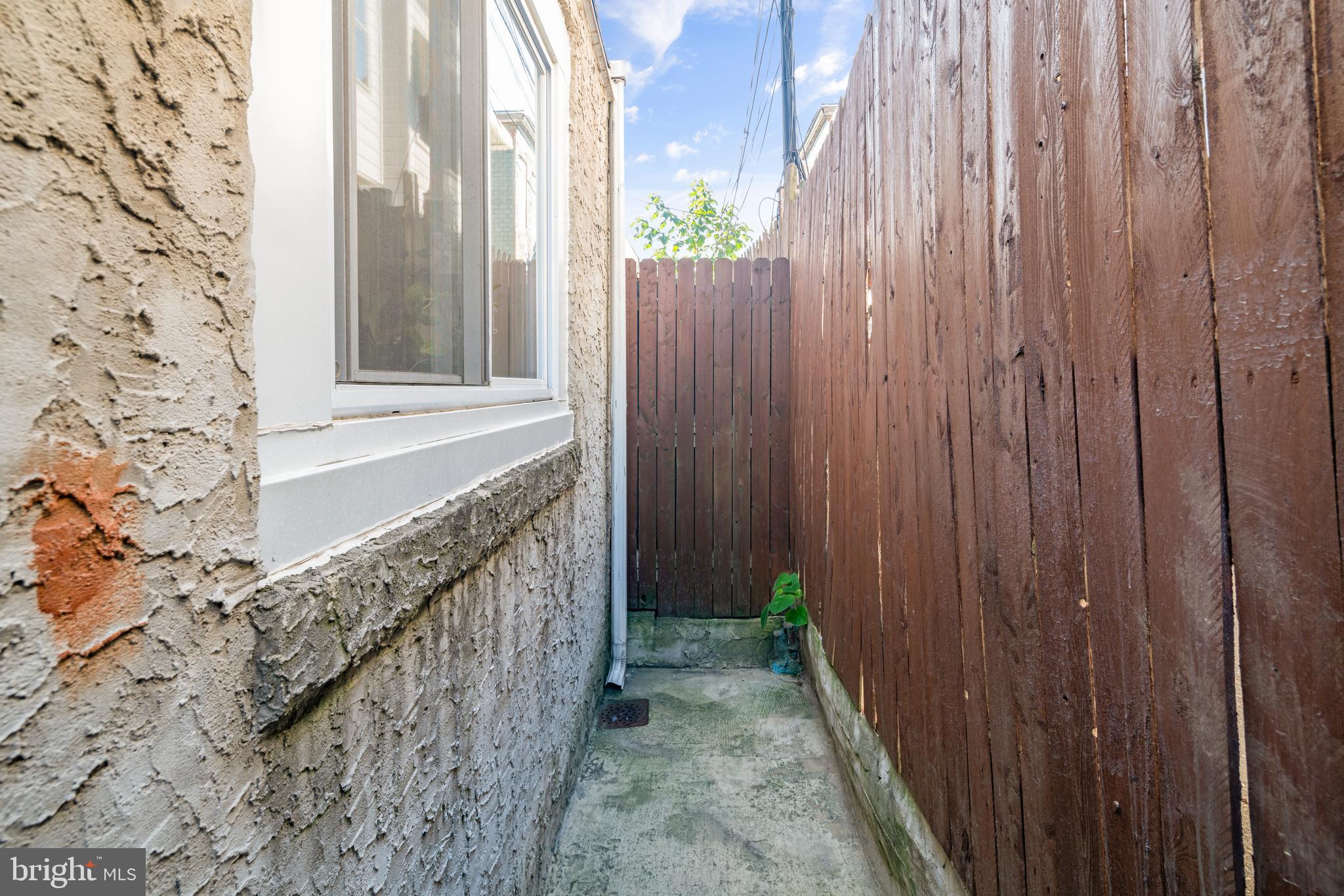 OLDE KENSINGTON - Residential Lease