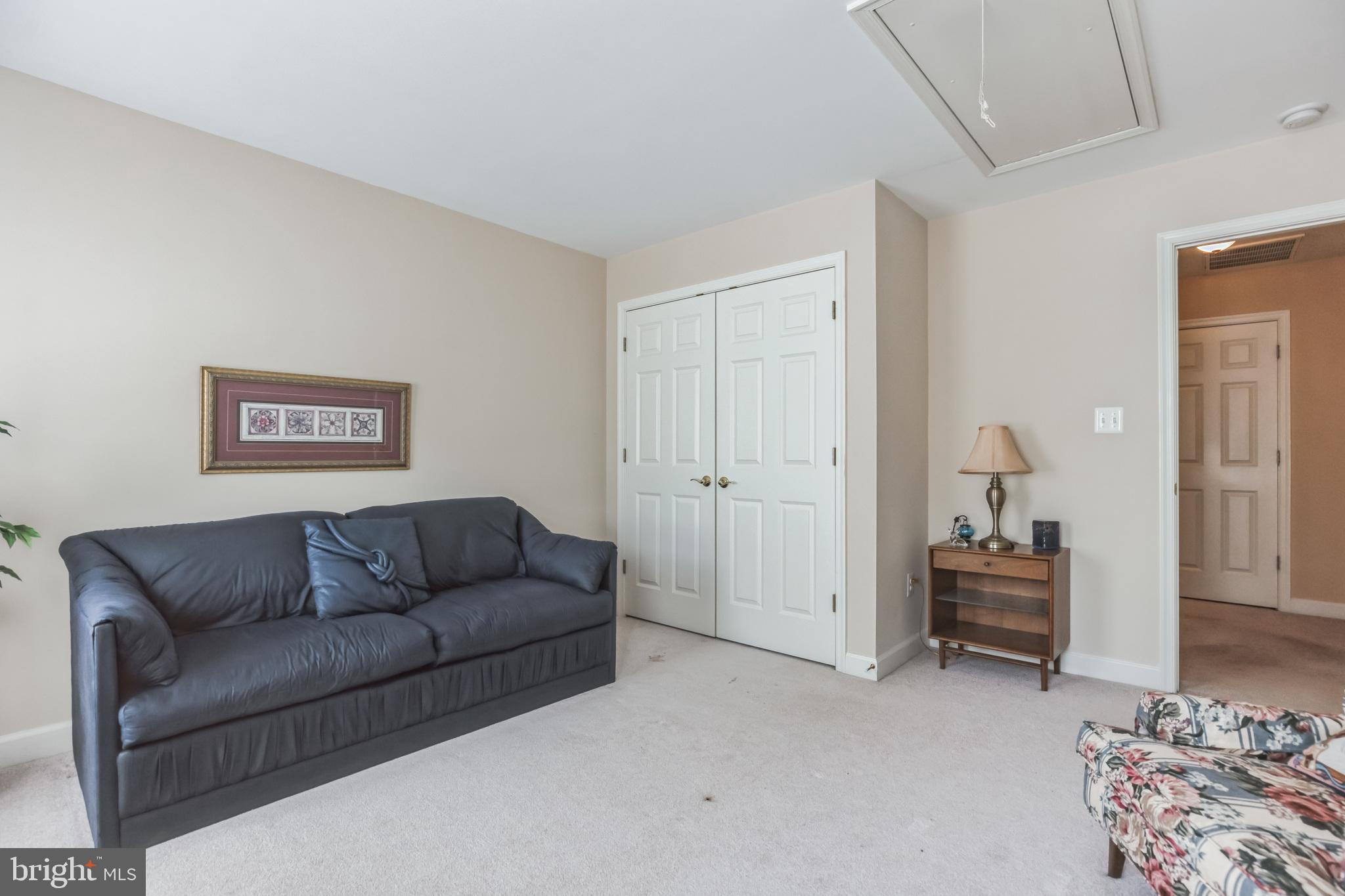 WHISPERING WOODS - Residential