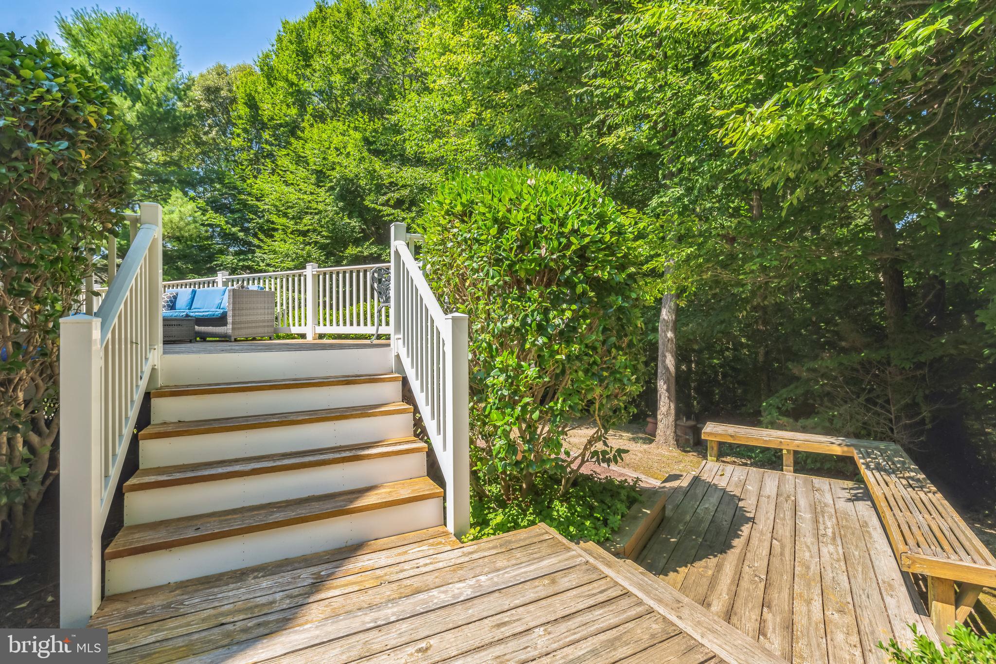 WHISPERING WOODS - Residential