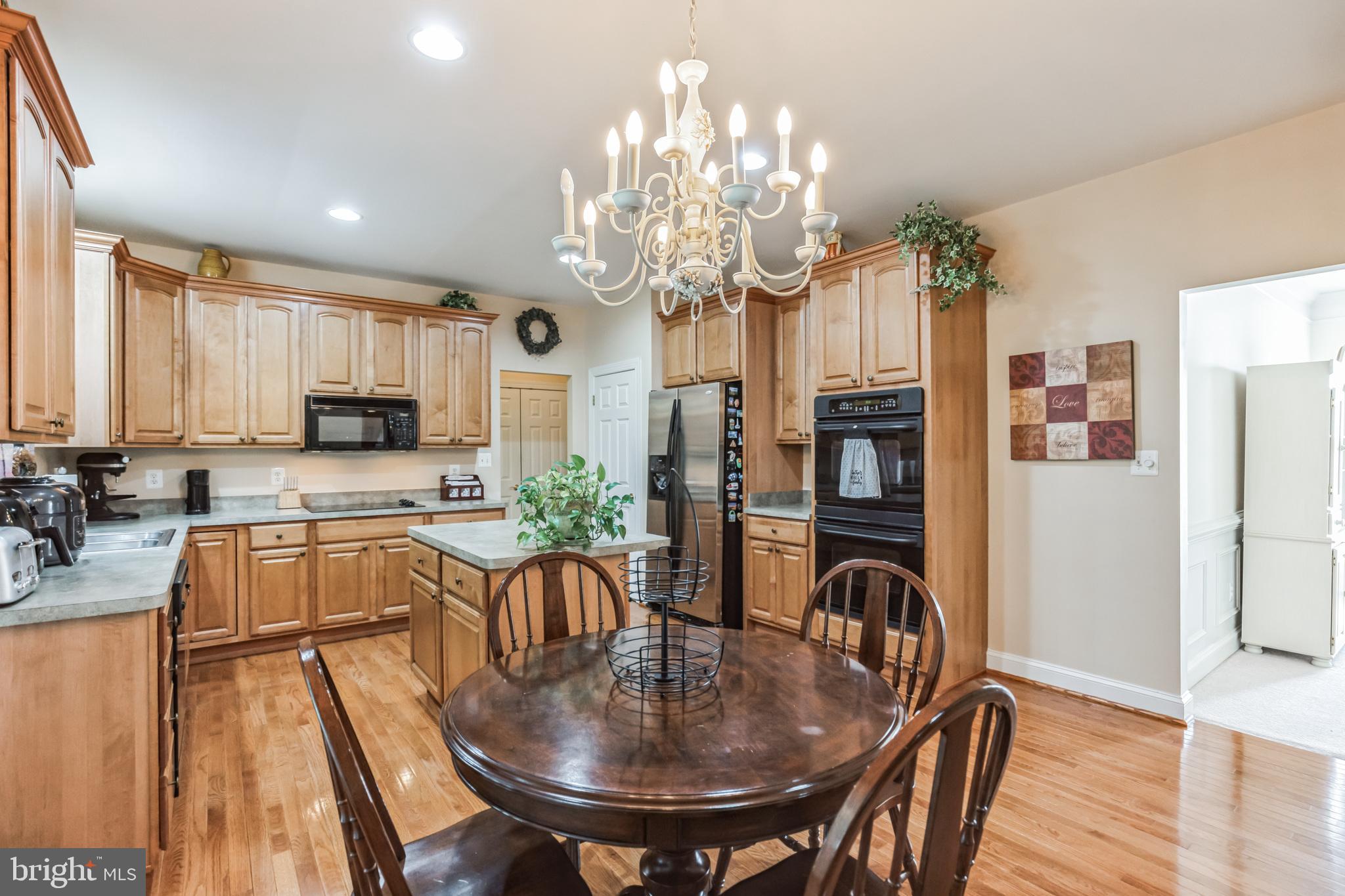 WHISPERING WOODS - Residential