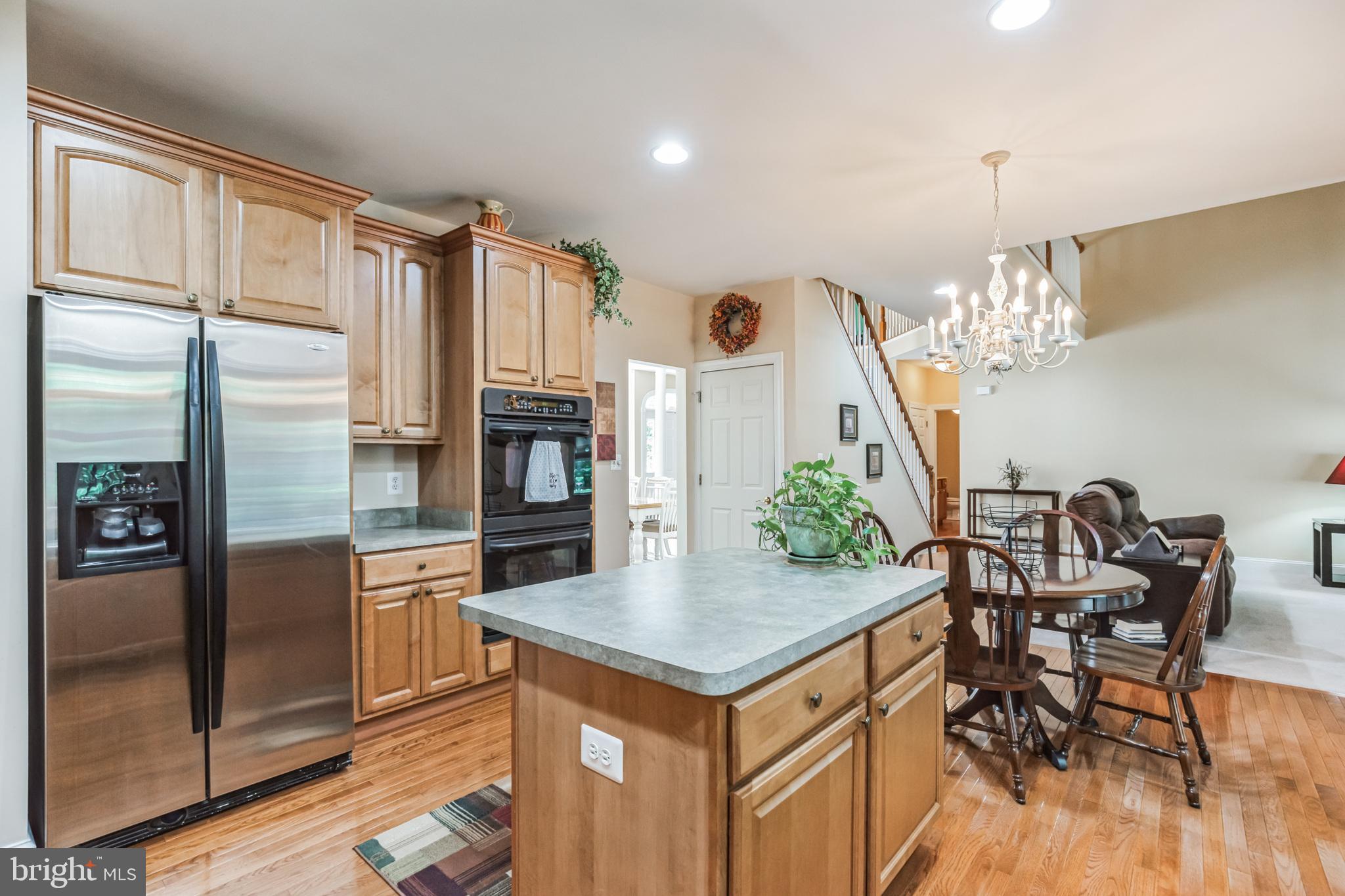 WHISPERING WOODS - Residential