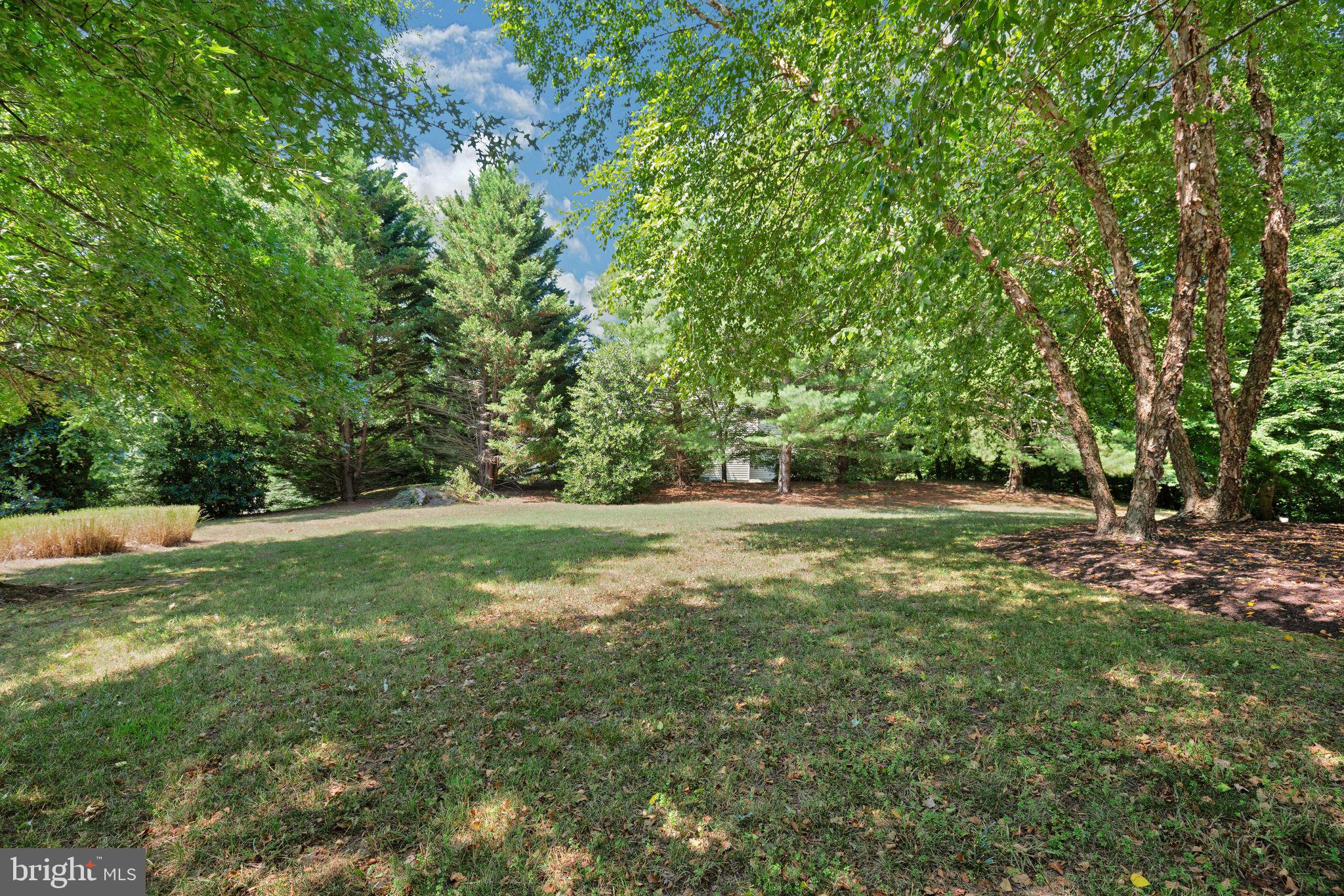 WHISPERING WOODS - Residential