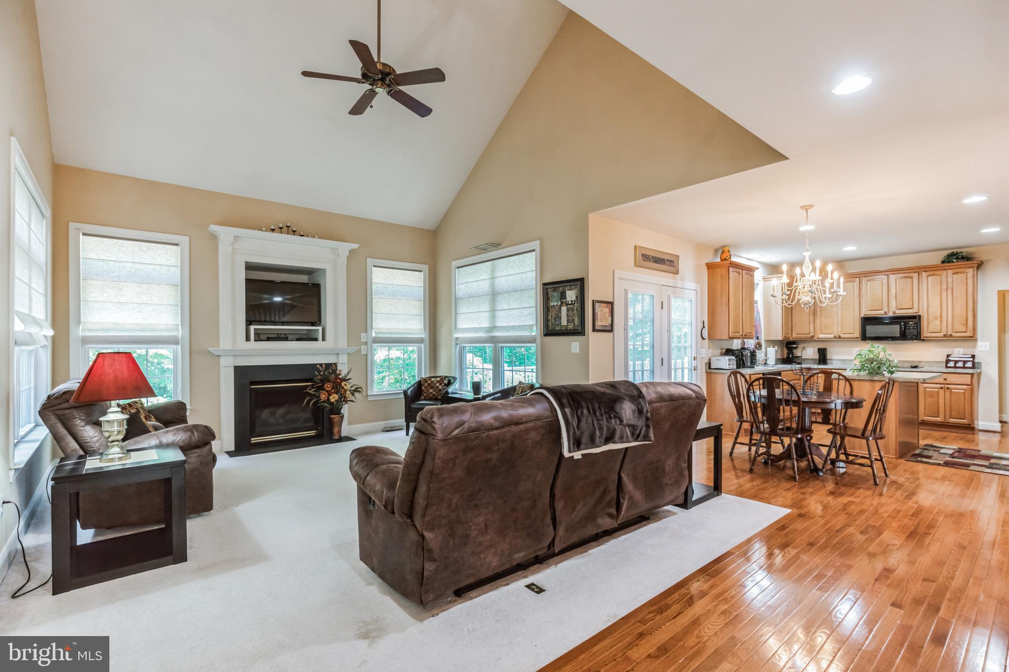 WHISPERING WOODS - Residential