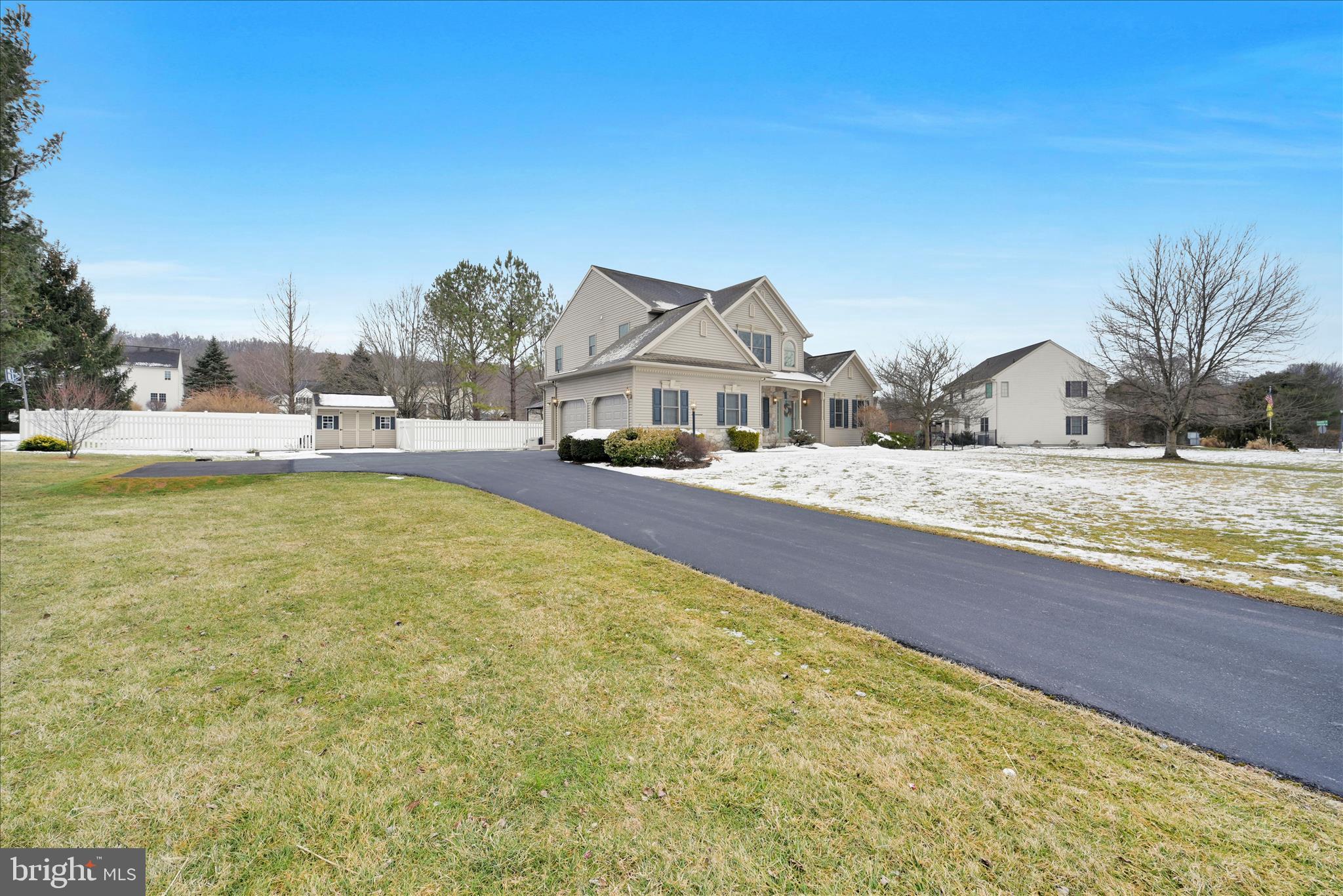 FALCON RIDGE - Residential