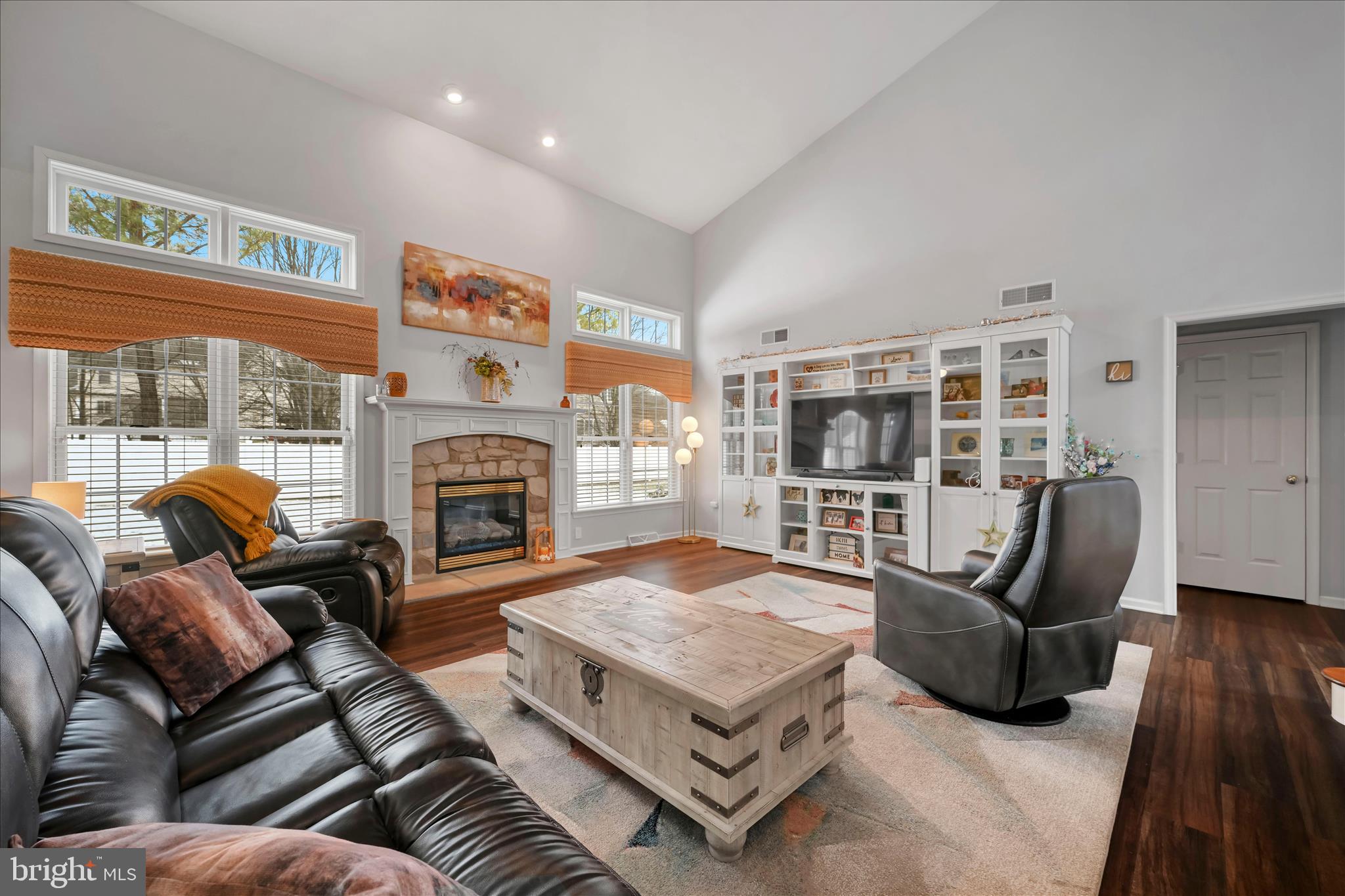 FALCON RIDGE - Residential