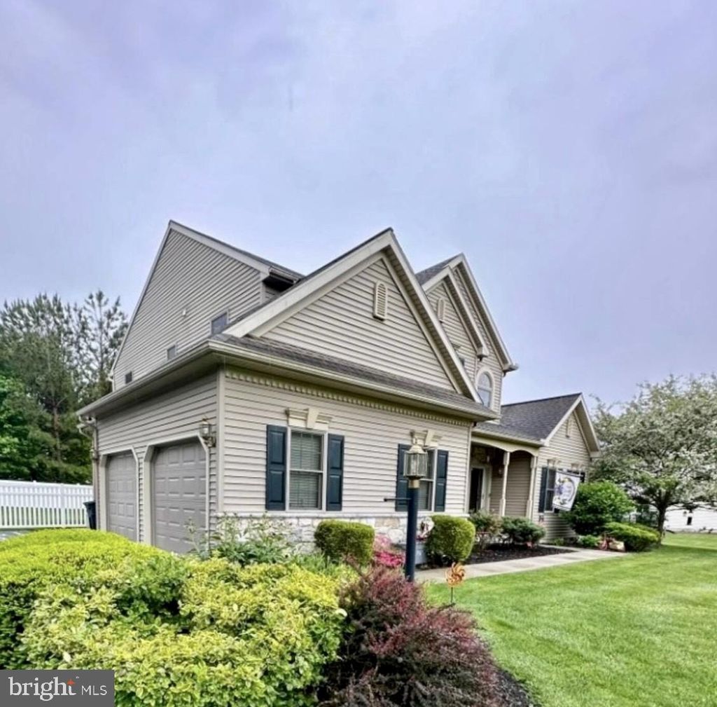 Photo of 5238 Elizabethtown Rd, PALMYRA, PA 17078 (MLS # PALN2024764)