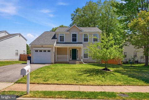 Photo of 14177 Rockinghorse Drive, WOODBRIDGE, VA 22193 (MLS # VAPW2116962)