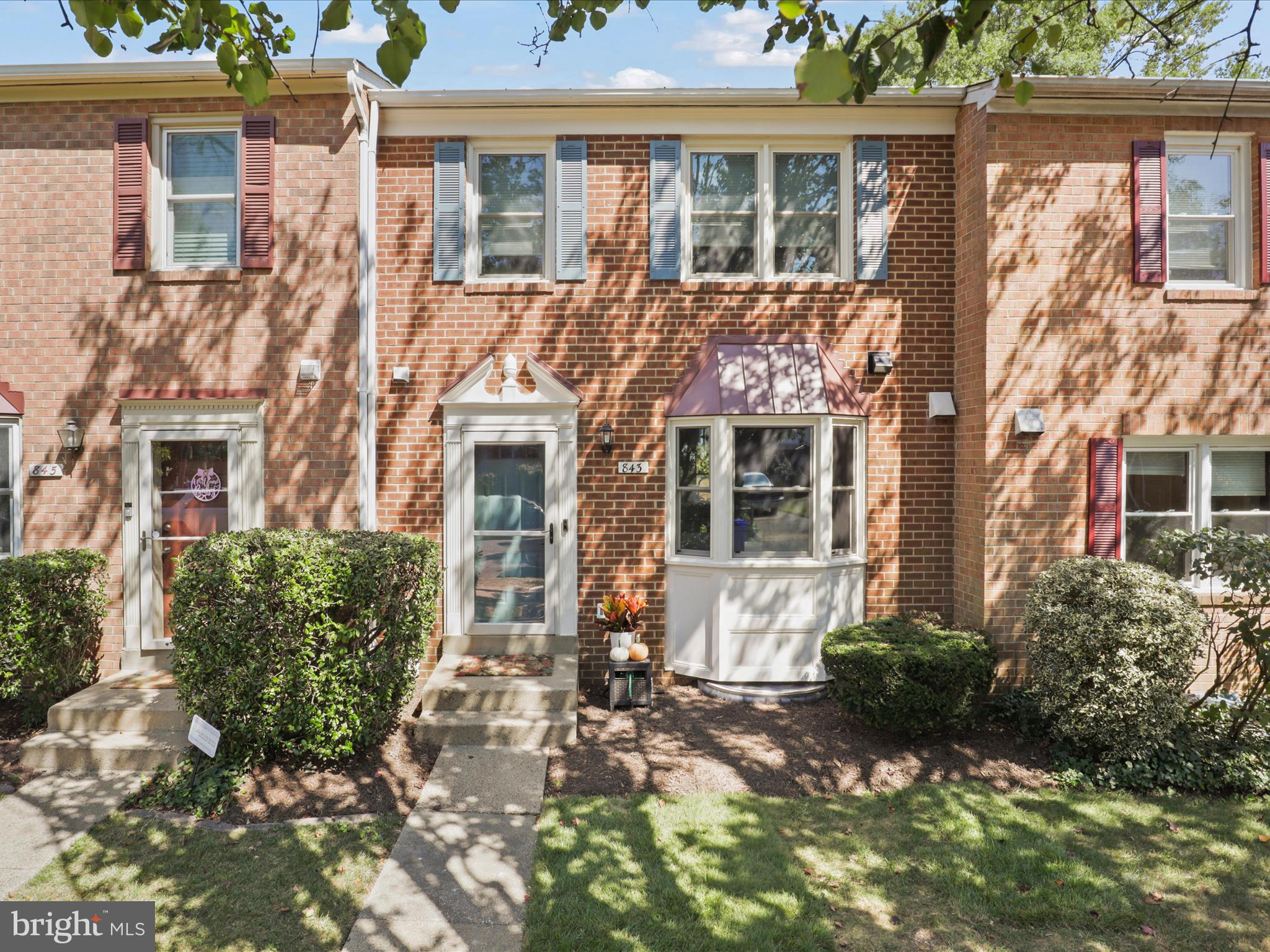 843 N GREENBRIER STREET