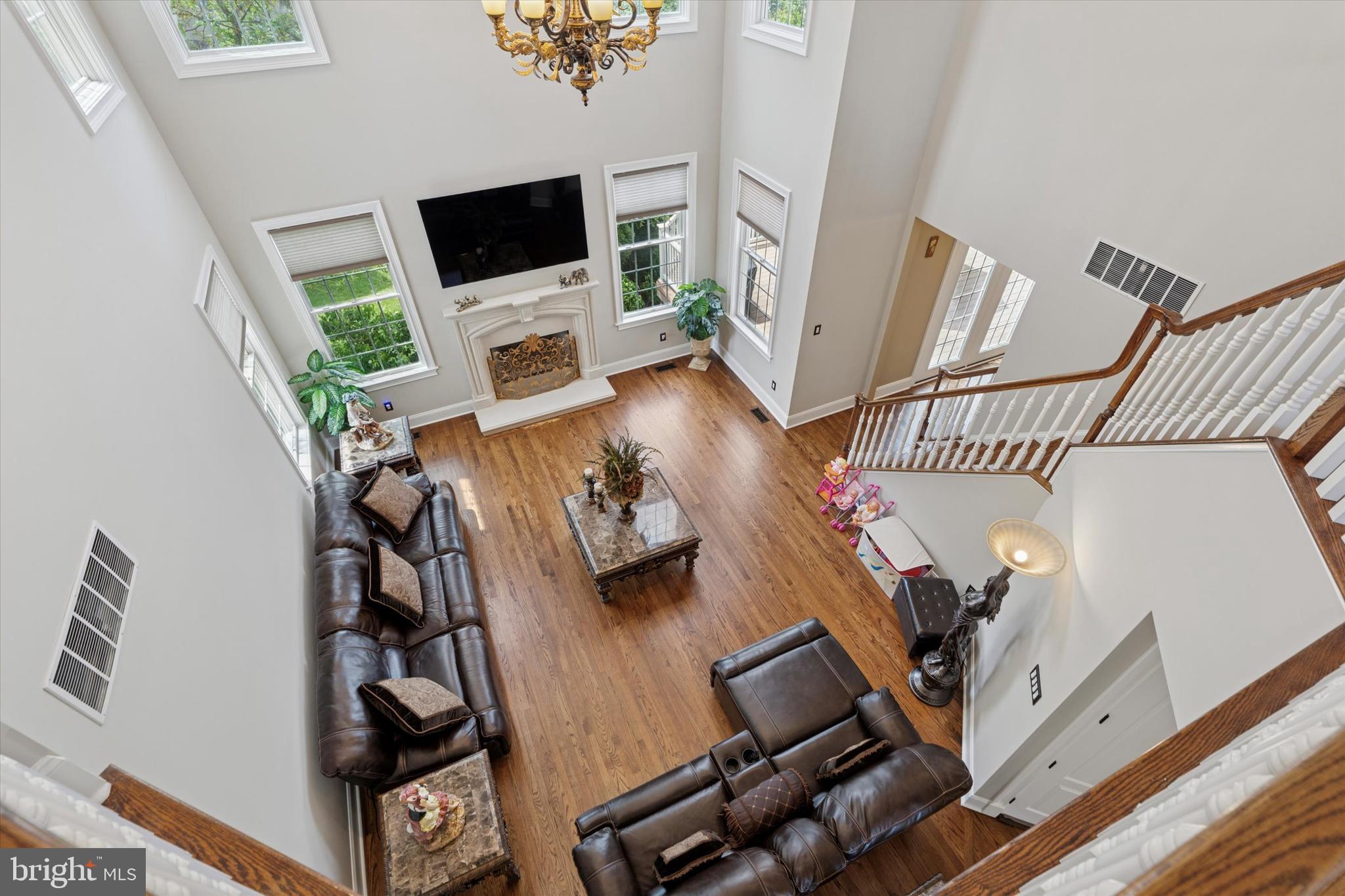 RIVERCREST - Residential