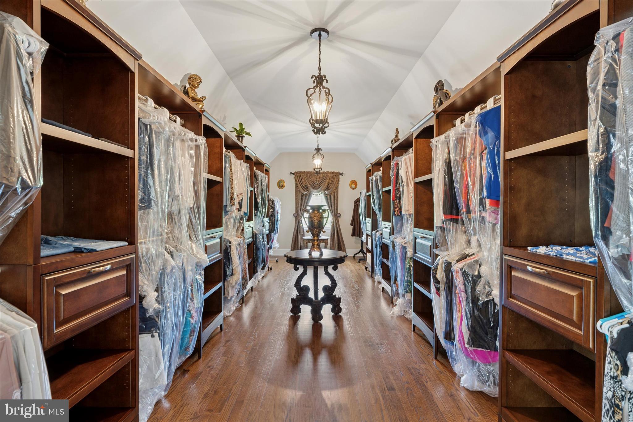 RIVERCREST - Residential