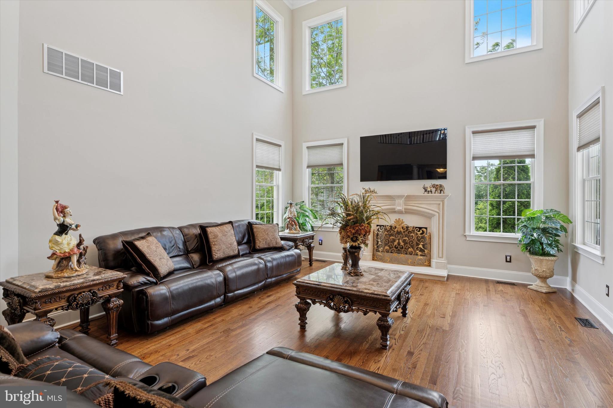 RIVERCREST - Residential