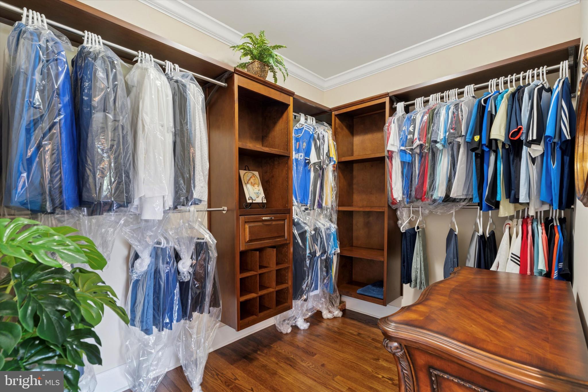 RIVERCREST - Residential