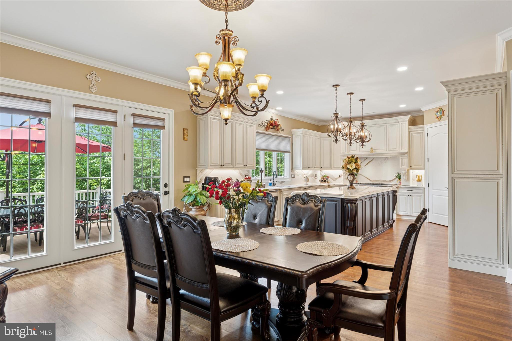 RIVERCREST - Residential