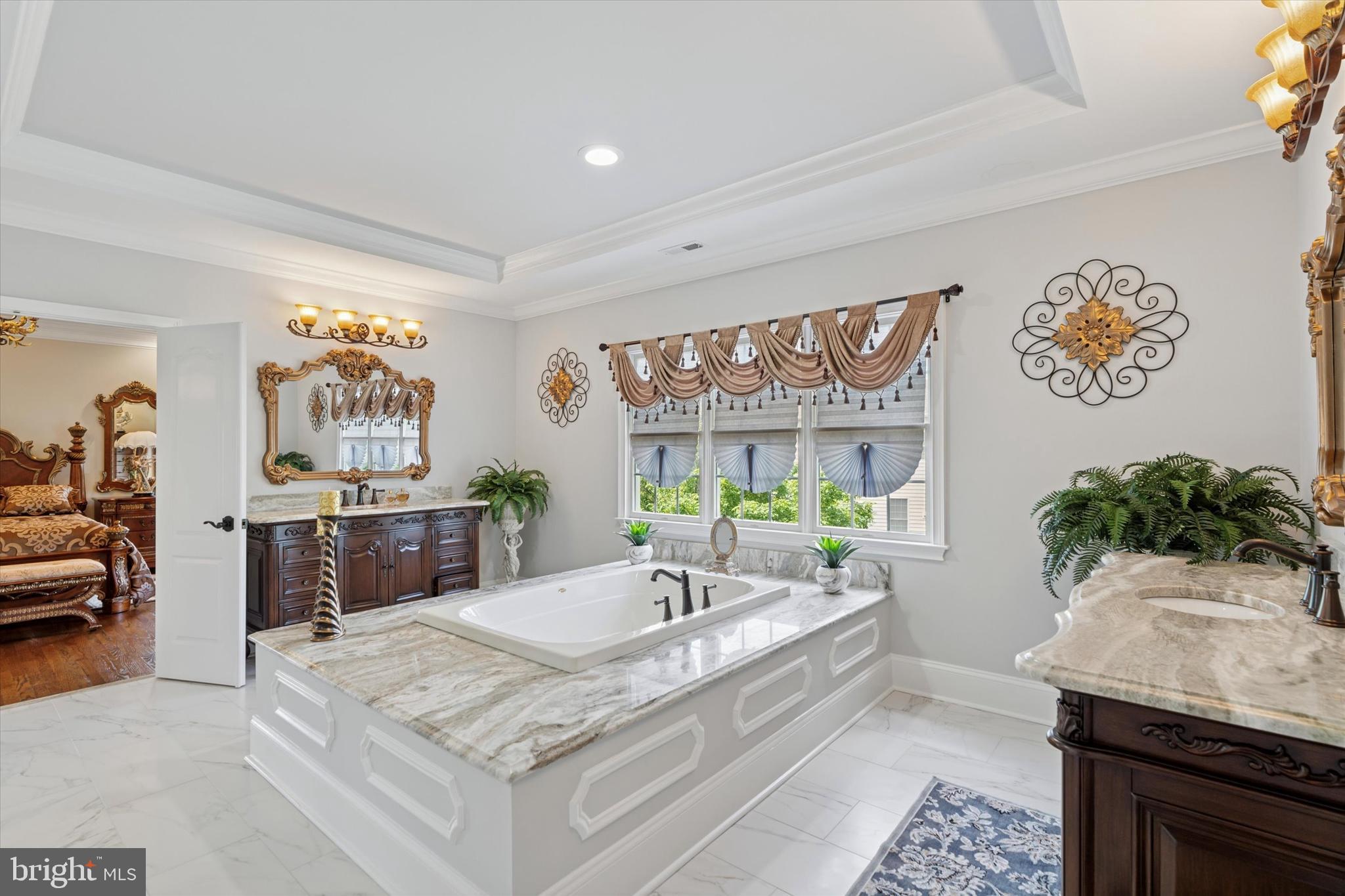 RIVERCREST - Residential