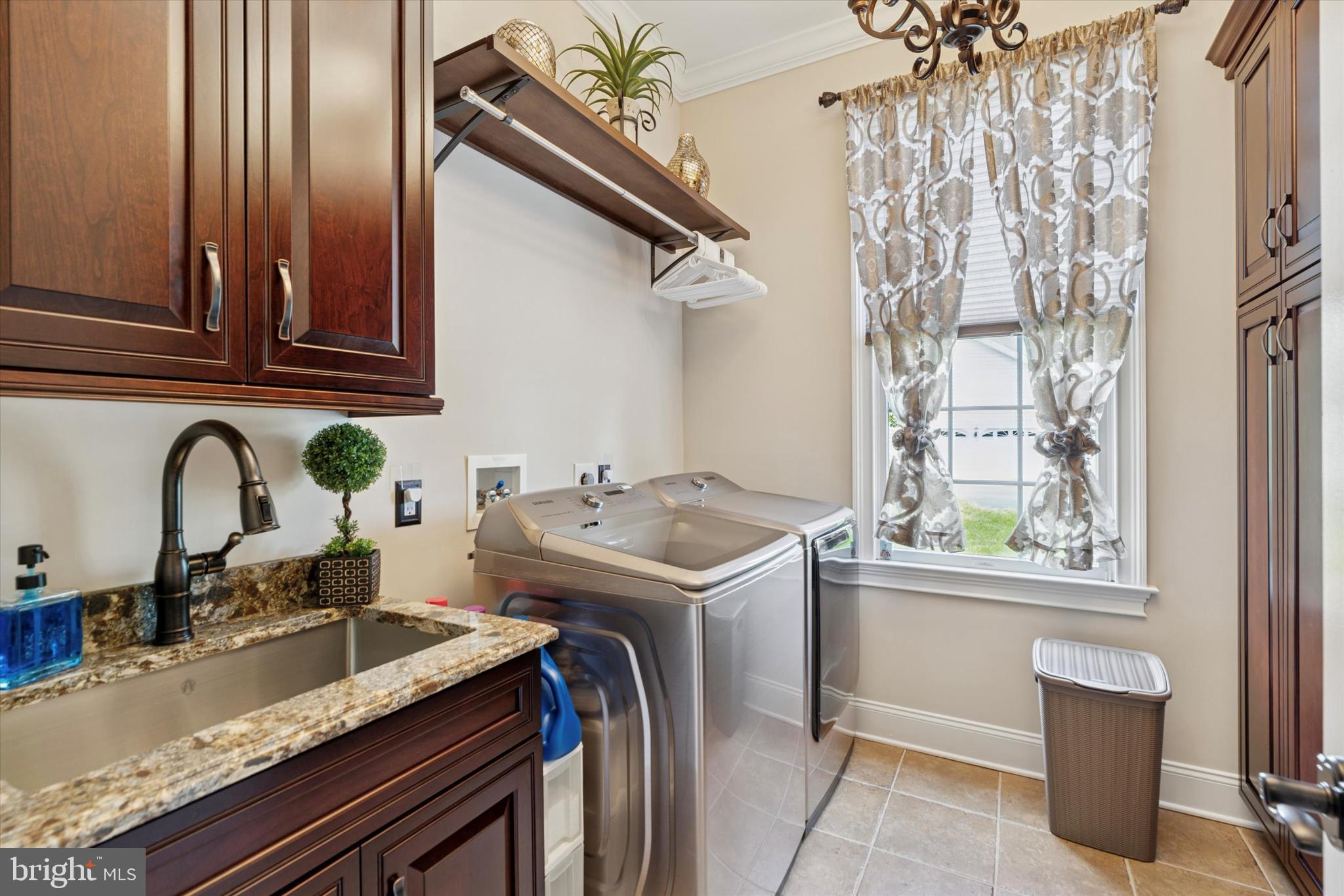 RIVERCREST - Residential