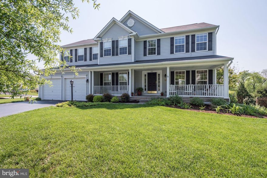 WOW...Gorgeous home on cul-de-sac in sought after Hirst Farm! Cozy front porch, Gourmet kitchen w/ss appl, granite, dbl oven, and large island. Large sunroom & main level office.  Master Bdrm Suite w/fireplace, sitting room, walk-in closet, vaulted ceiling, sep tub, shower, & dual vanities. Fully finished bsmnt w/bonus room w/attached full bath. Close to everything in Pville! THIS IS THE ONE!!