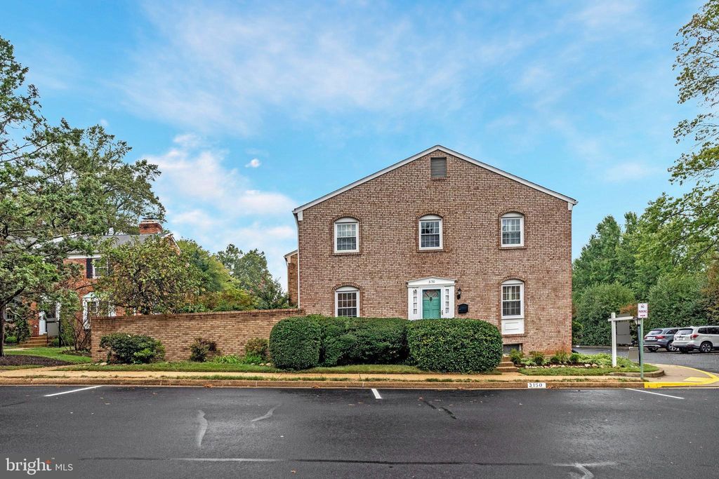 Photo of 3150 Hartwick Lane, FAIRFAX, VA 22031 (MLS # VAFX2269364)