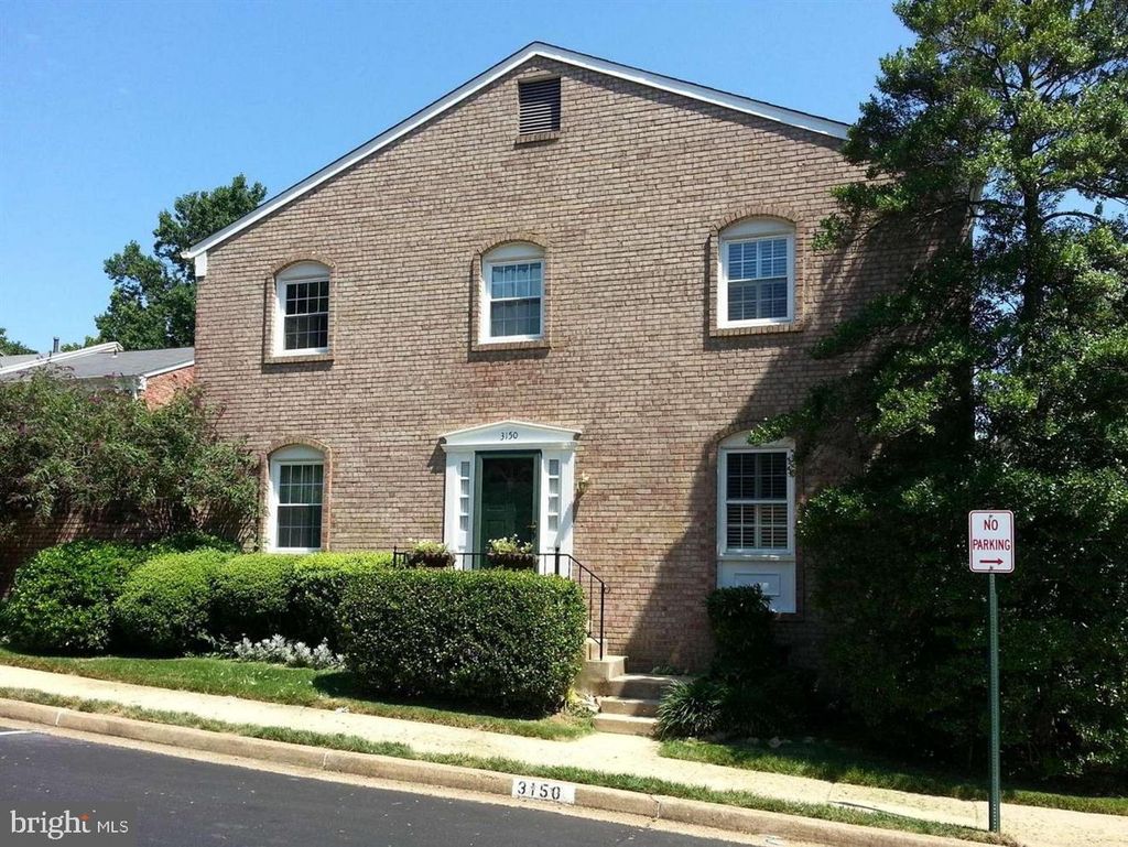 Photo of 3150 Hartwick Lane, FAIRFAX, VA 22031 (MLS # VAFX2269364)